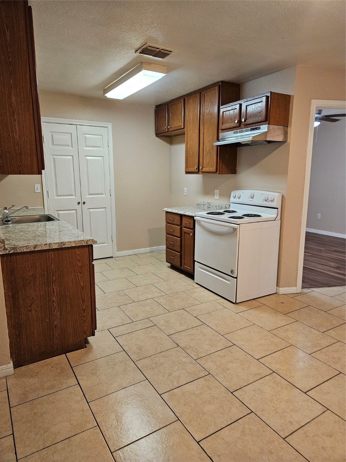 225 E Craven Avenue Lacy Lakeview TX 76705