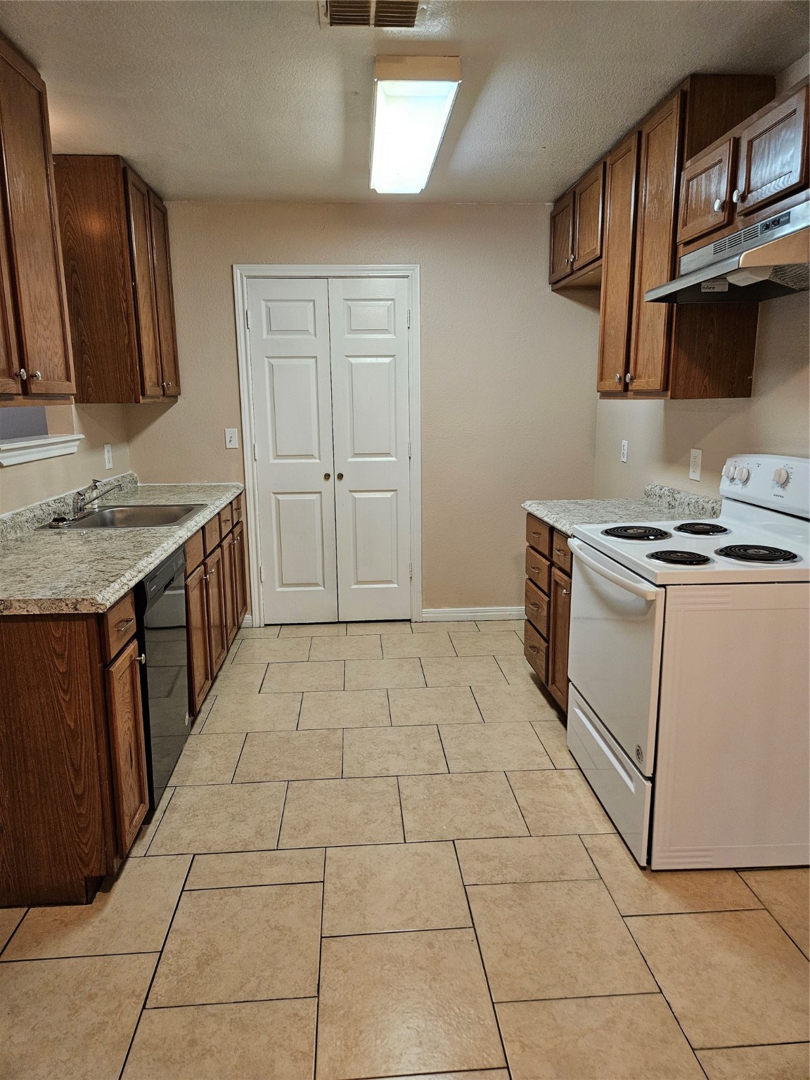 225 E Craven Avenue Lacy Lakeview TX 76705