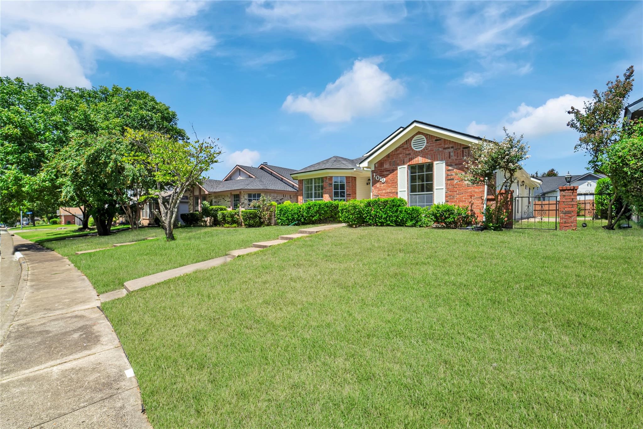 1019 Sanders Drive Duncanville TX 75137