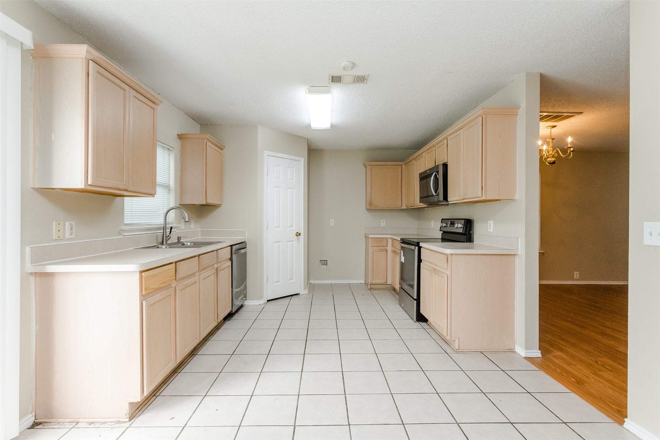 1308 Dundee Drive Arlington TX 76002