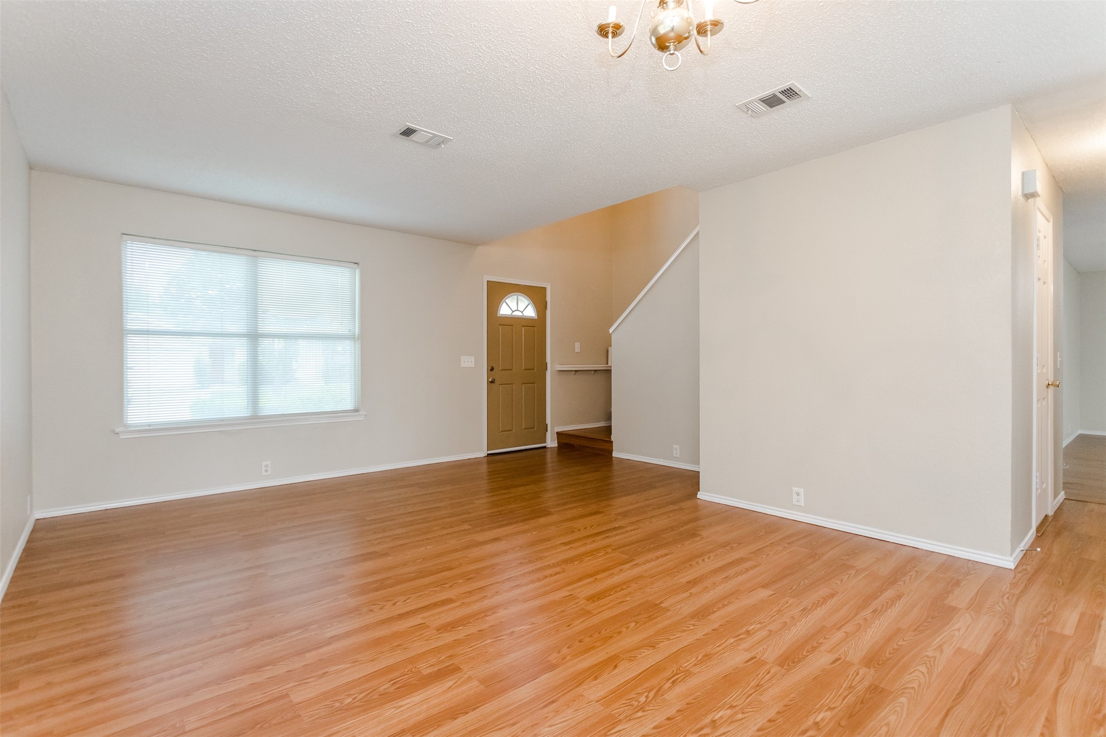 1308 Dundee Drive Arlington TX 76002