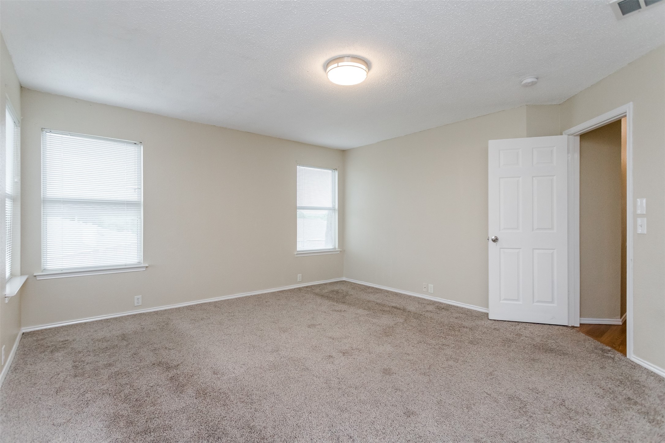 1308 Dundee Drive Arlington TX 76002