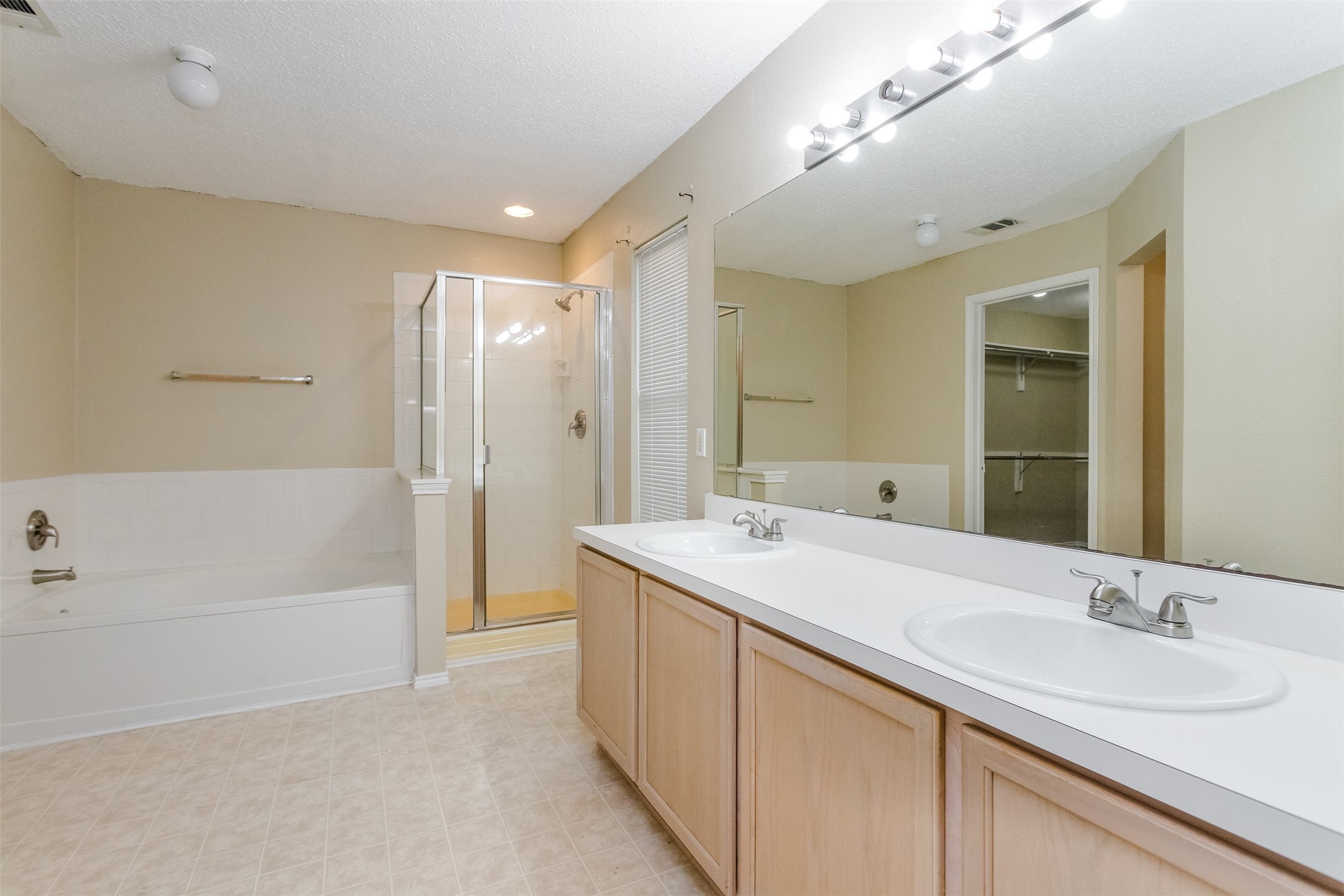 1308 Dundee Drive Arlington TX 76002
