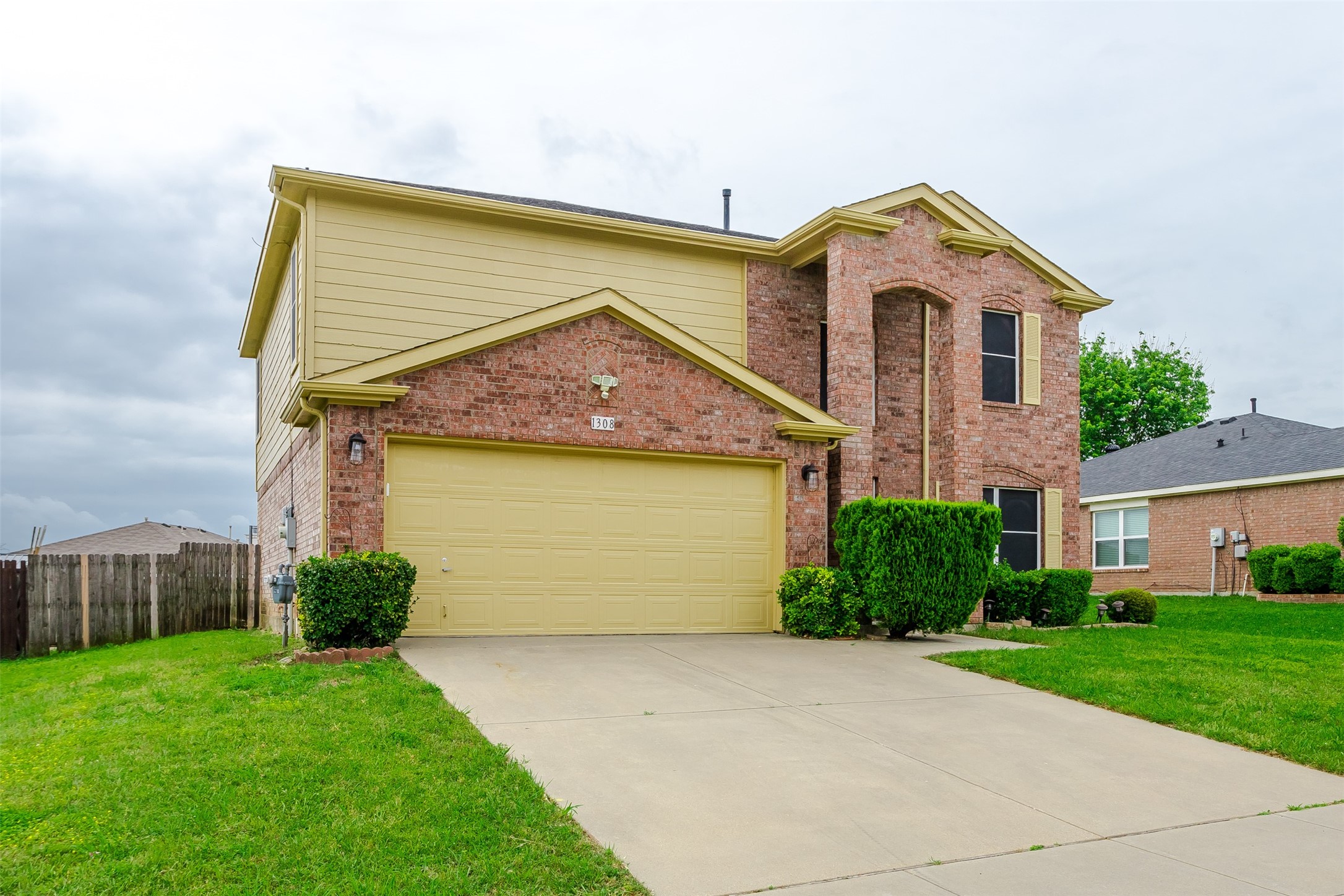 1308 Dundee Drive Arlington TX 76002