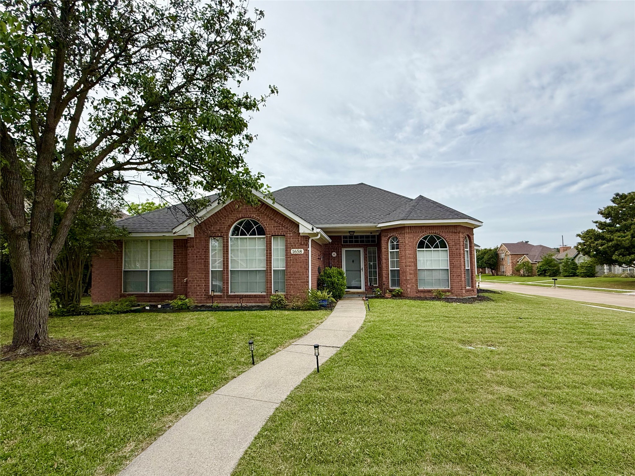 1658 Glenmore Drive Lewisville TX 75077