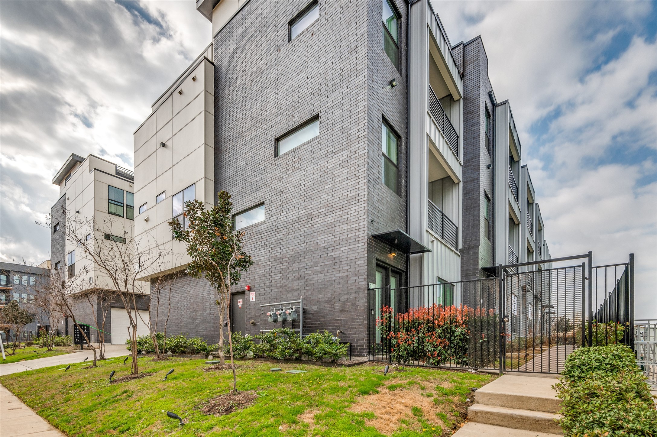 1813 Park Avenue Dallas TX 75215