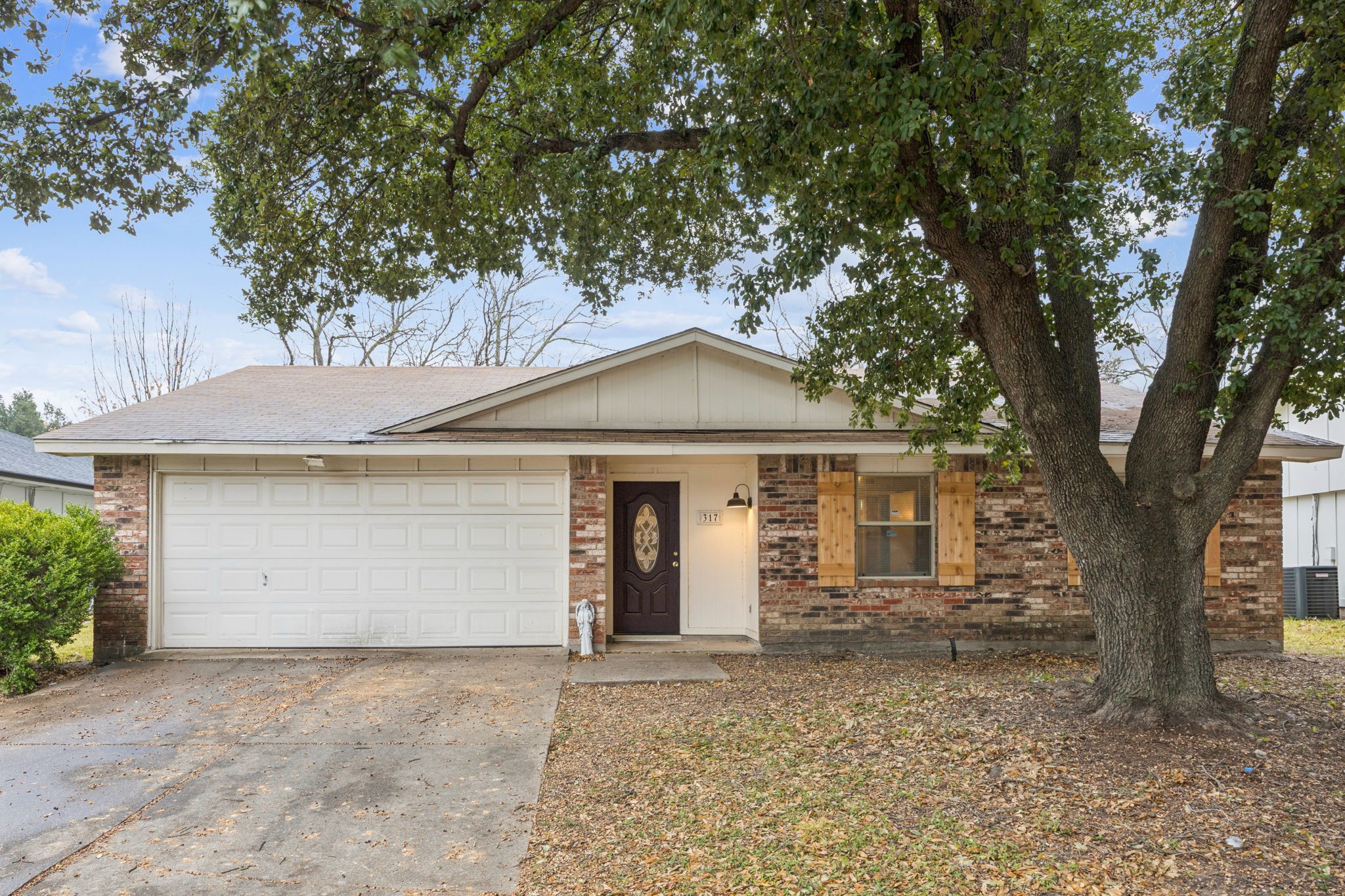 317 E Grenoble Drive Grand Prairie TX 75052