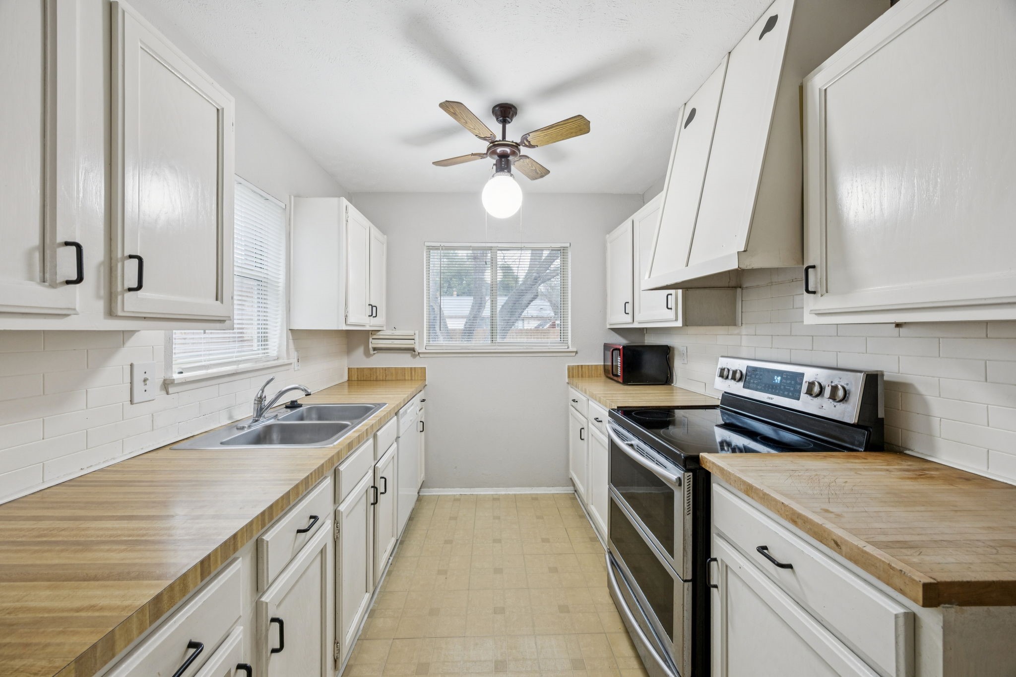 317 E Grenoble Drive Grand Prairie TX 75052
