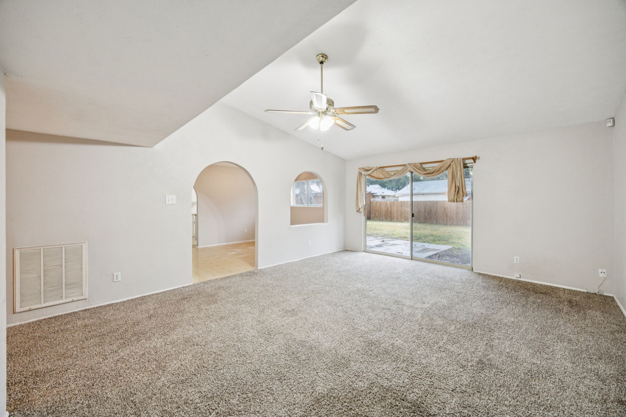 317 E Grenoble Drive Grand Prairie TX 75052