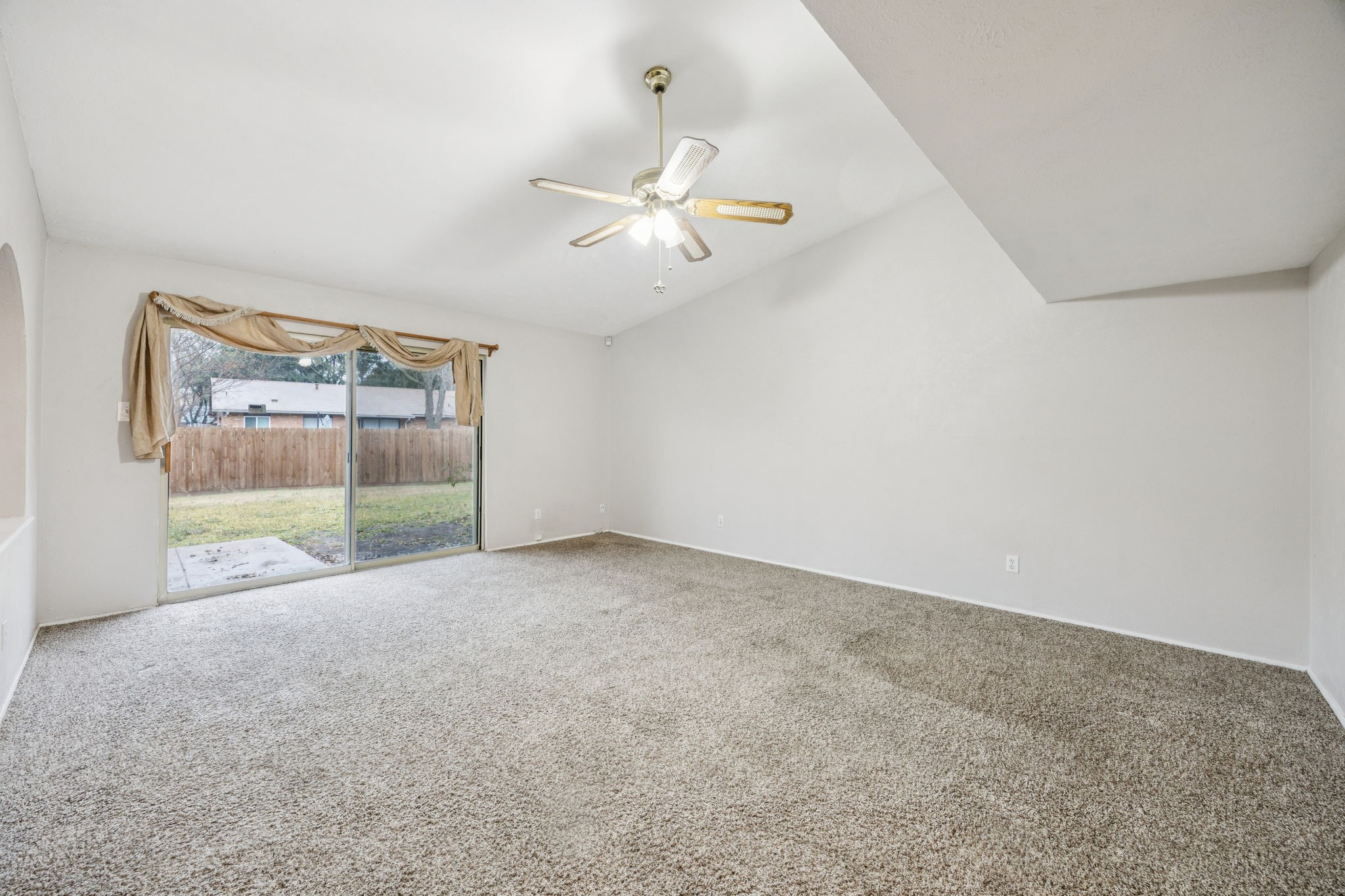 317 E Grenoble Drive Grand Prairie TX 75052