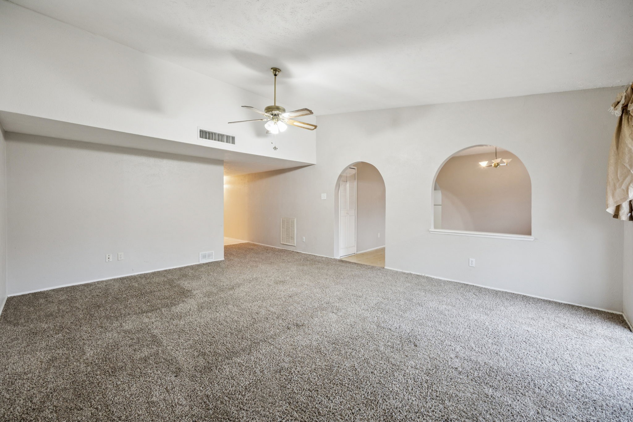 317 E Grenoble Drive Grand Prairie TX 75052