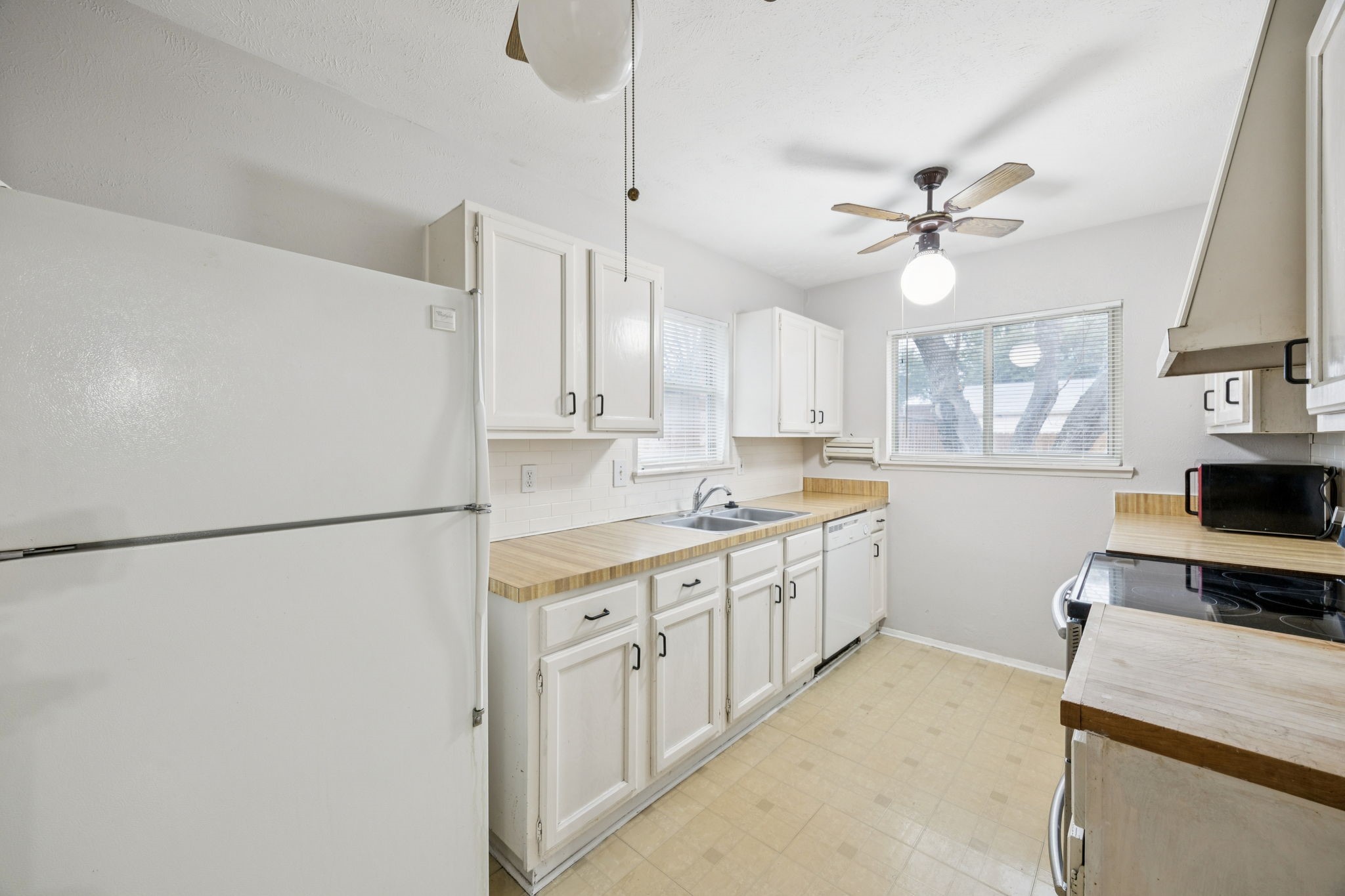 317 E Grenoble Drive Grand Prairie TX 75052