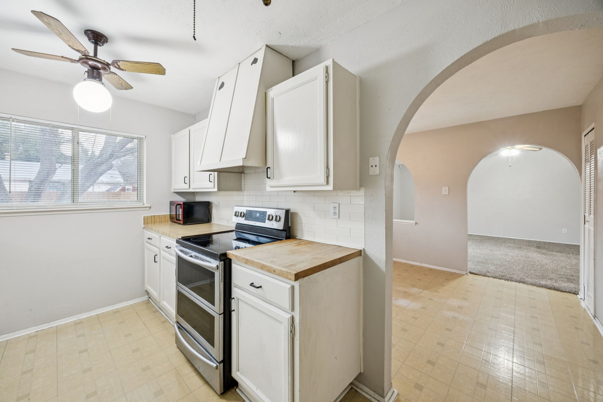 317 E Grenoble Drive Grand Prairie TX 75052