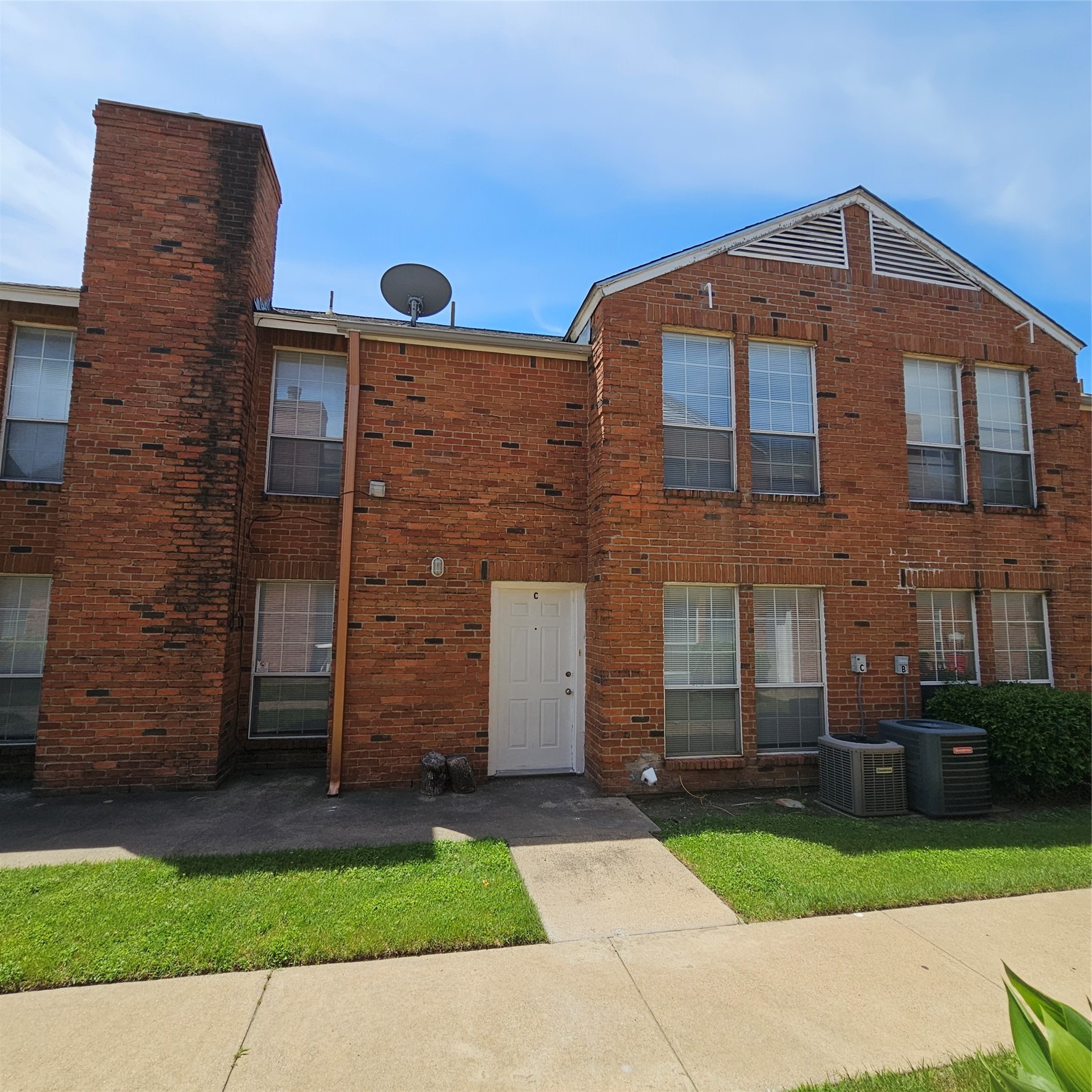 1400 Darr Street Irving TX 75061