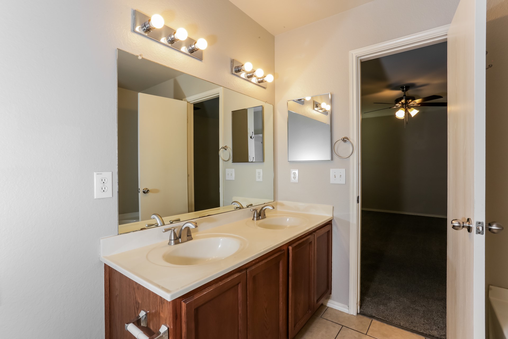 1413 Erin Drive Burleson TX 76028