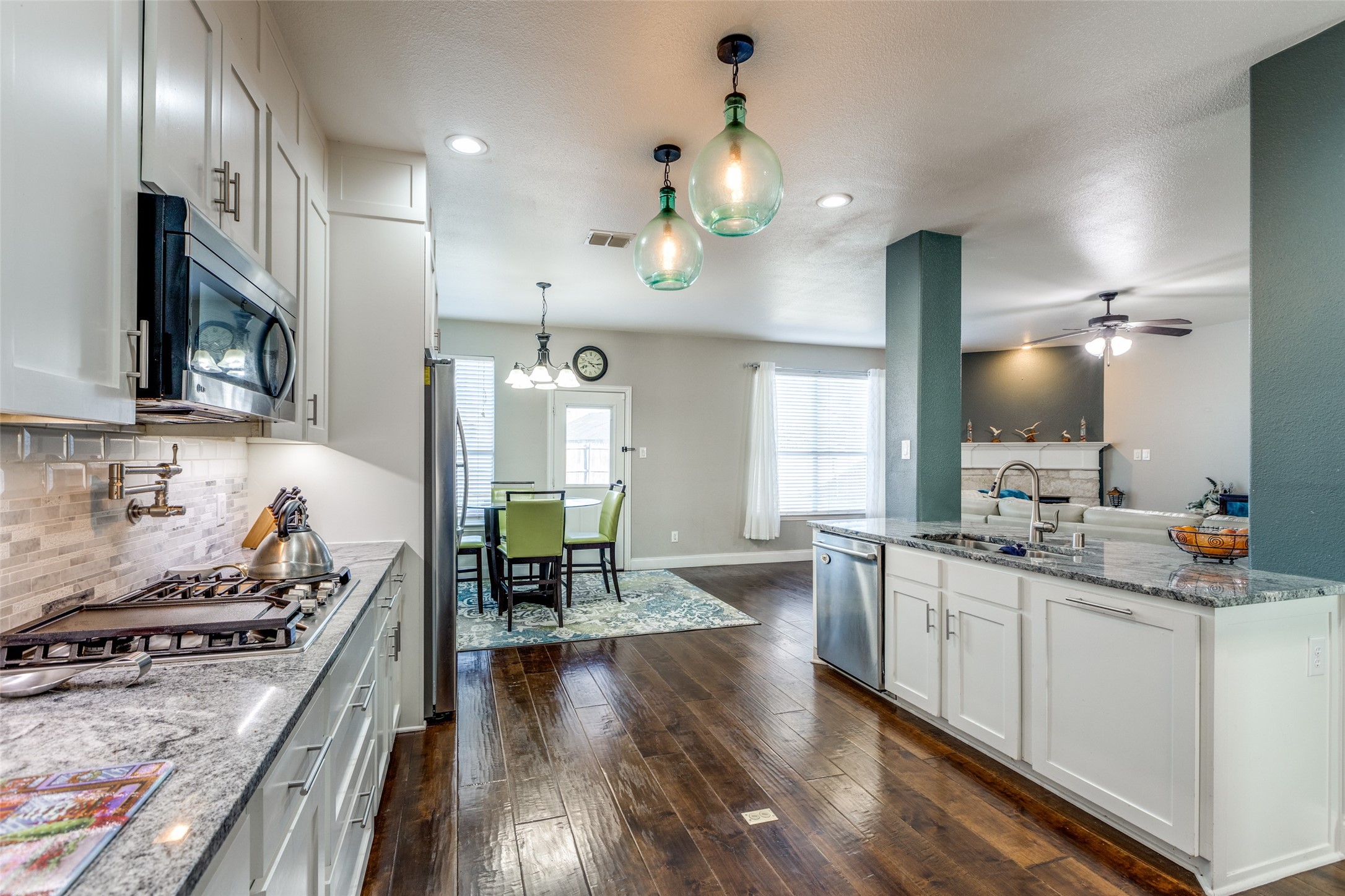 1427 Hanover Lane Van Alstyne TX 75495