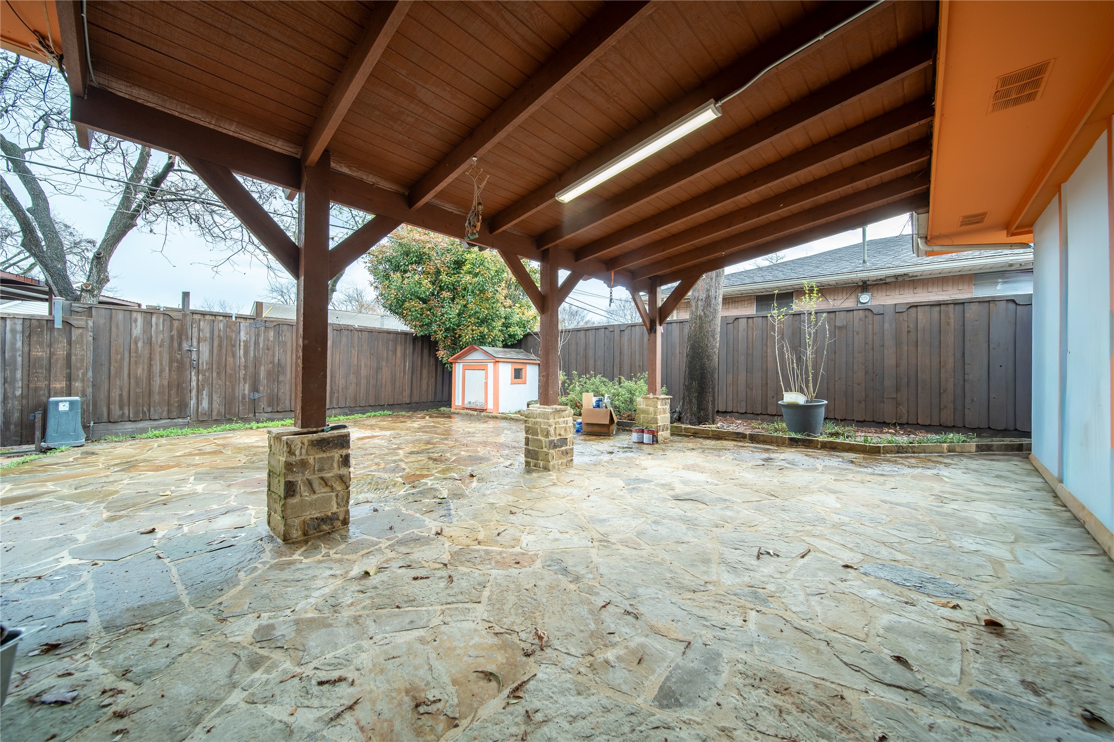 2516 Pinebluff Drive Dallas TX 75228
