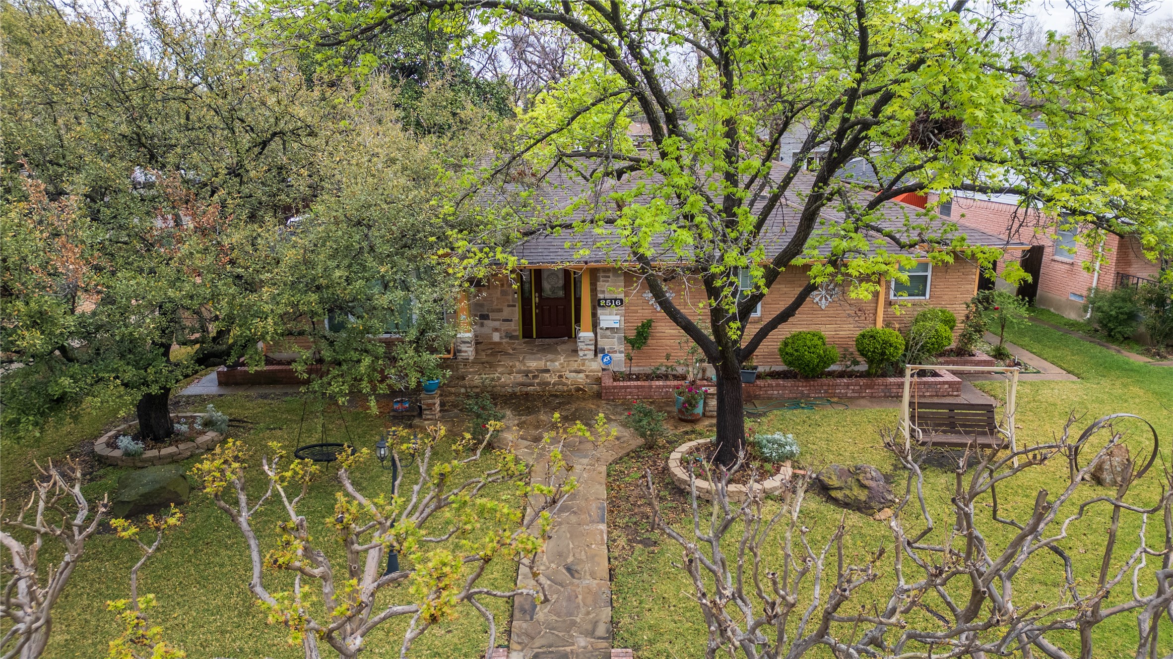 2516 Pinebluff Drive Dallas TX 75228