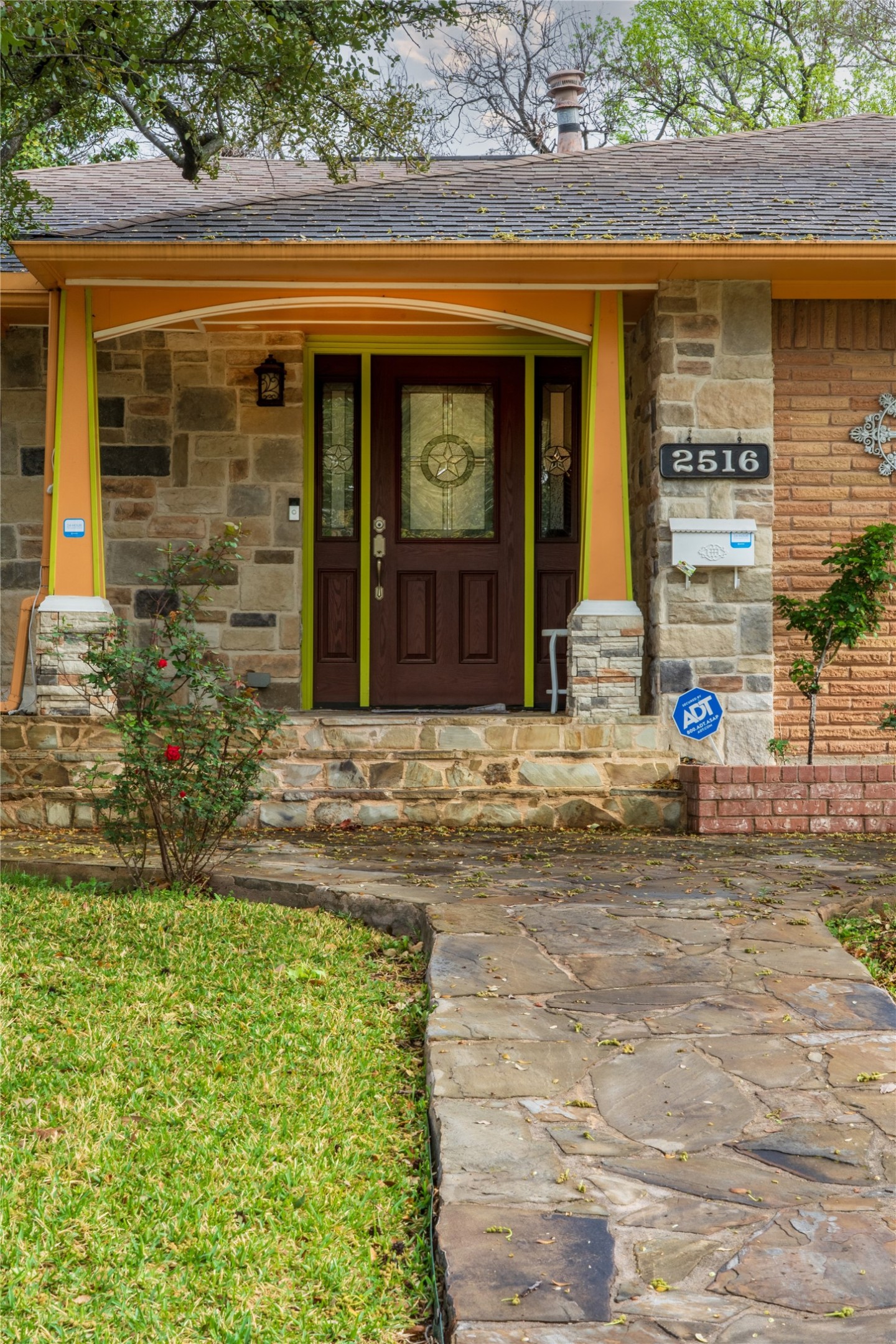 2516 Pinebluff Drive Dallas TX 75228