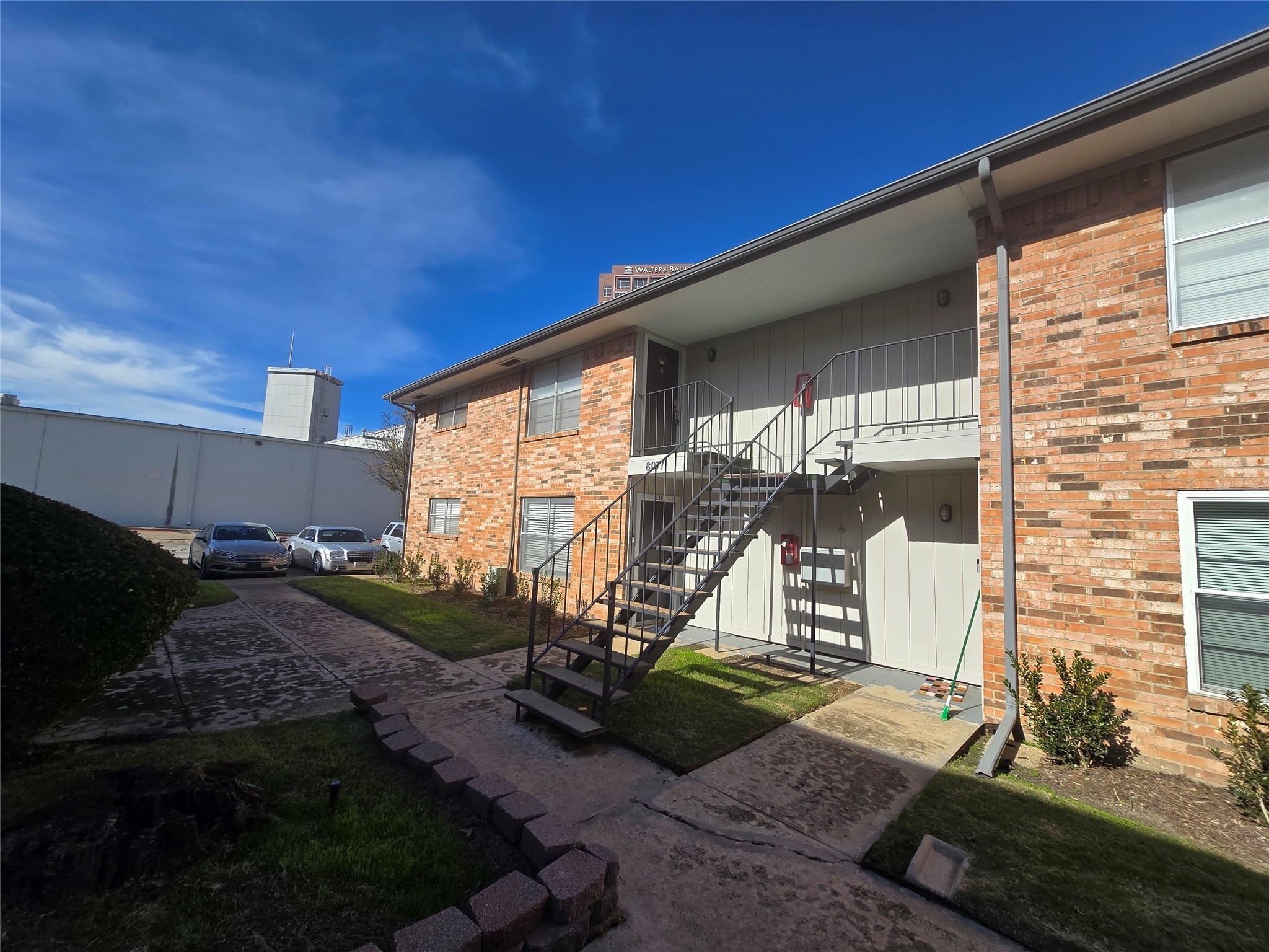 8071 Meadow Road Dallas TX 75231