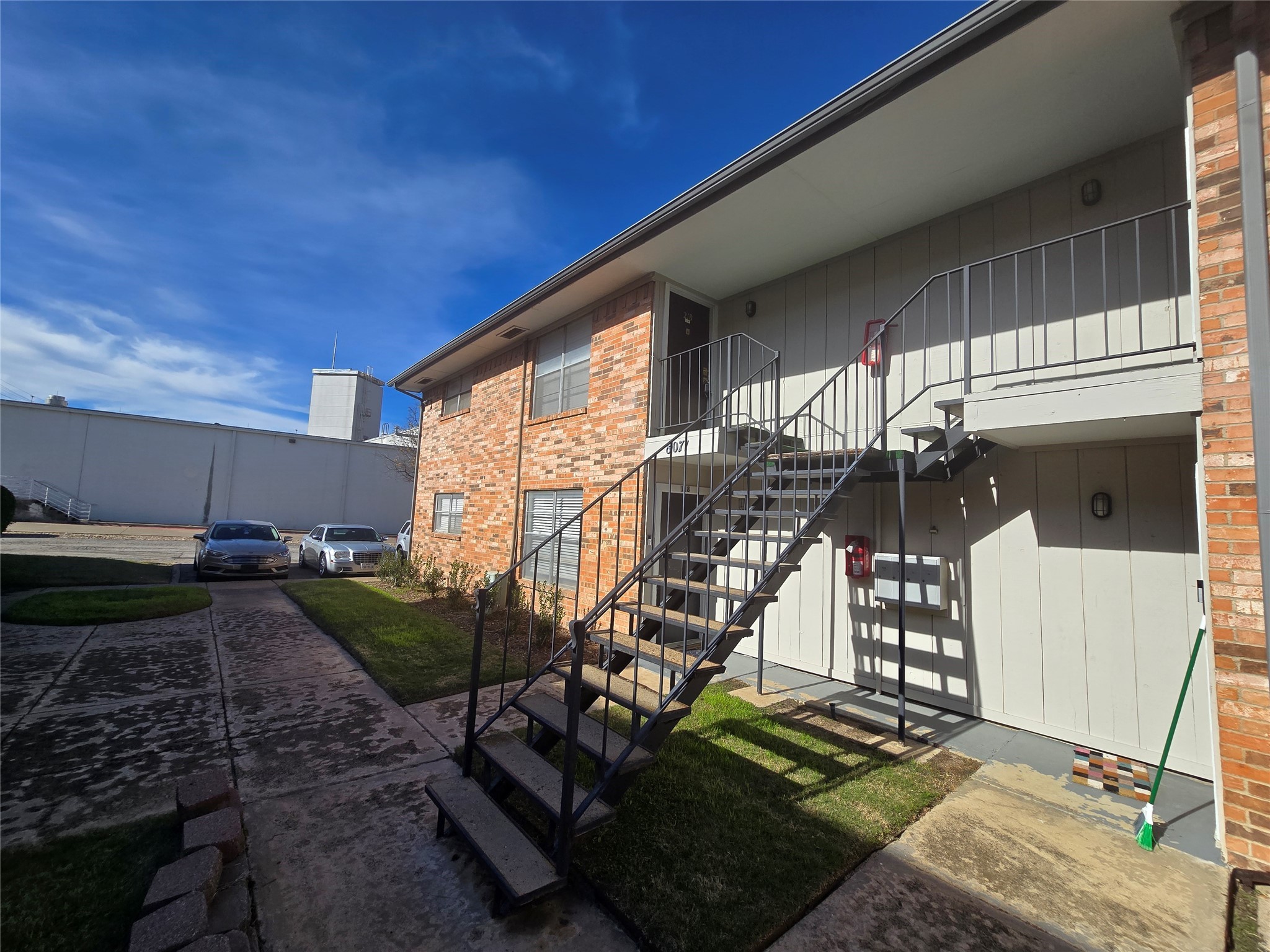 8071 Meadow Road Dallas TX 75231