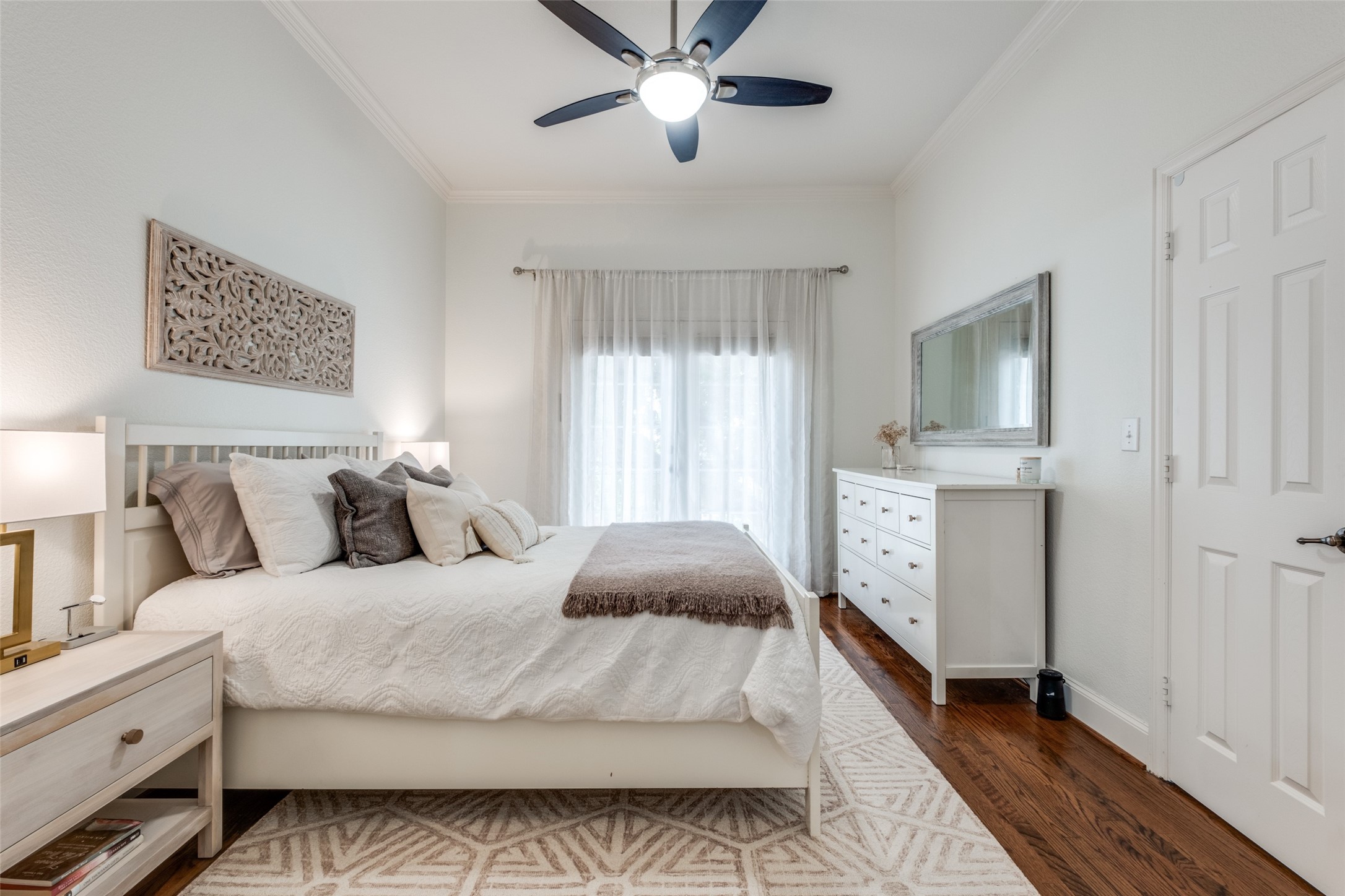 5709 Lewis Street Dallas TX 75206