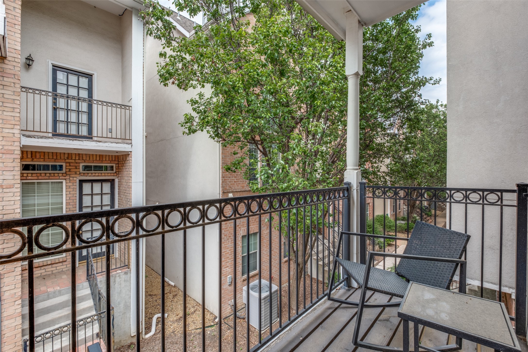 5709 Lewis Street Dallas TX 75206