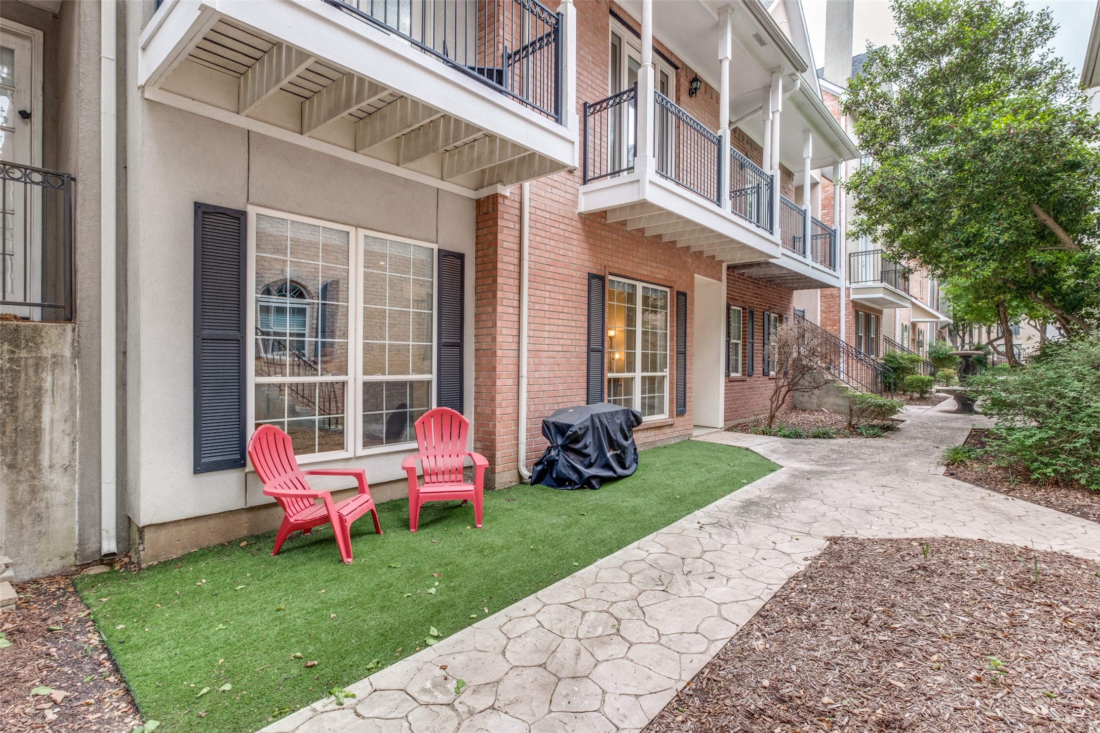 5709 Lewis Street Dallas TX 75206