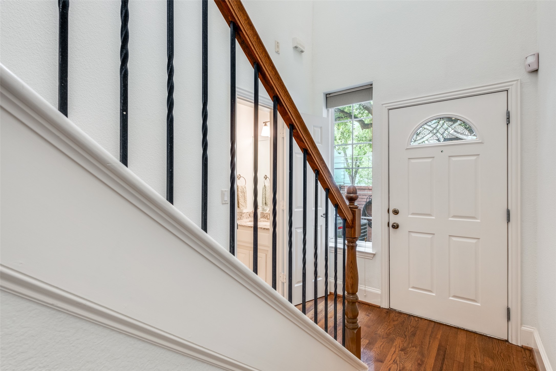 5709 Lewis Street Dallas TX 75206