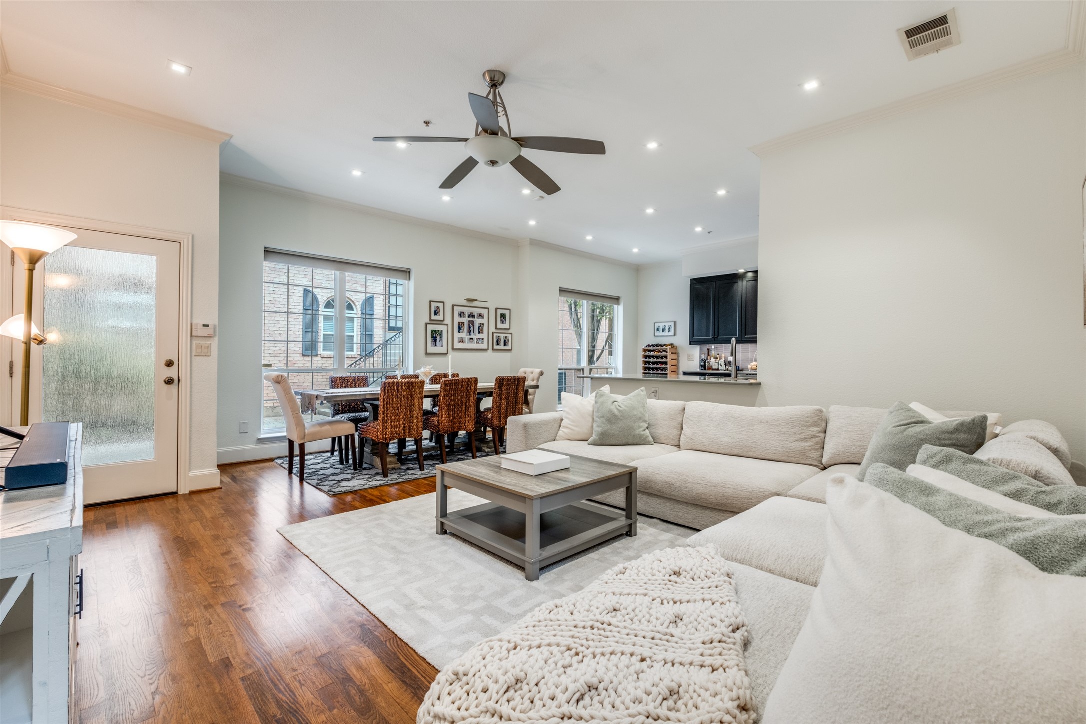 5709 Lewis Street Dallas TX 75206