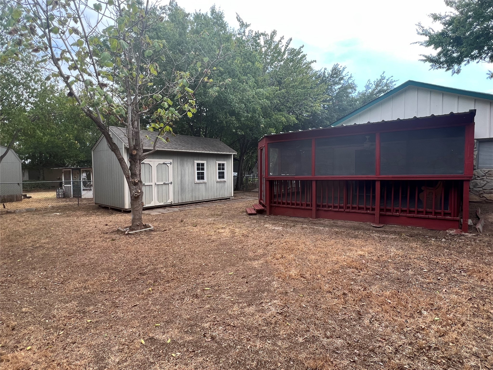 814 W Bridge Street Granbury TX 76048