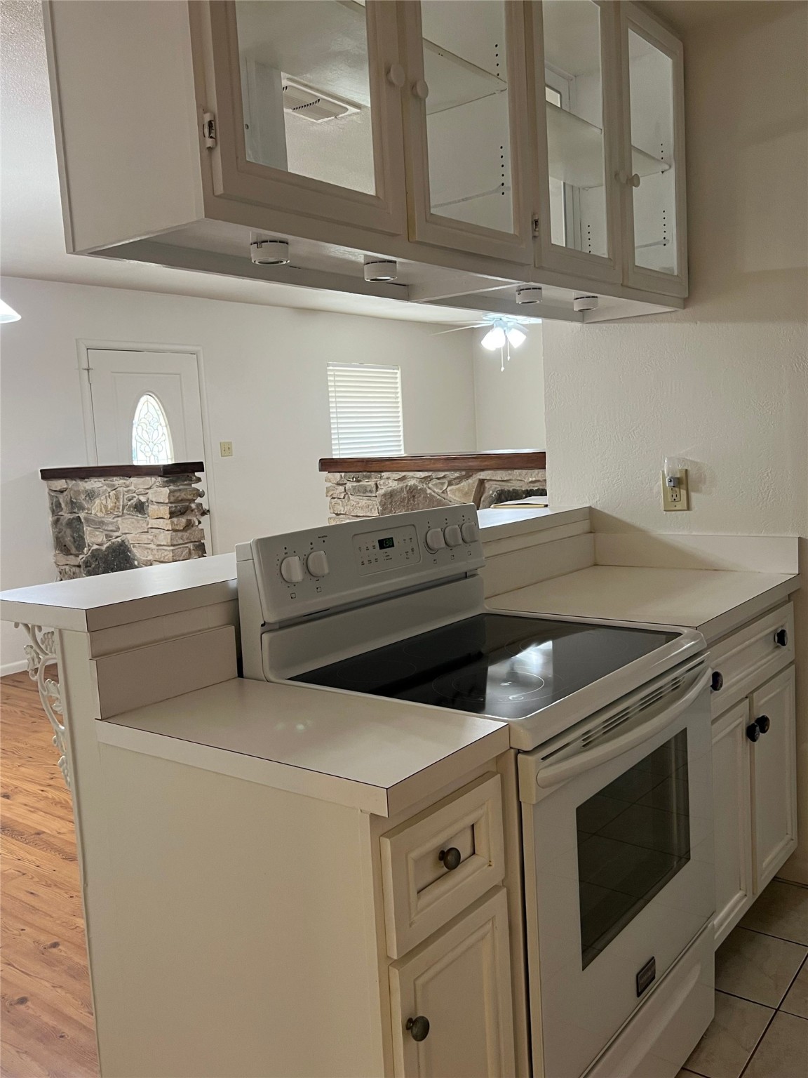 814 W Bridge Street Granbury TX 76048