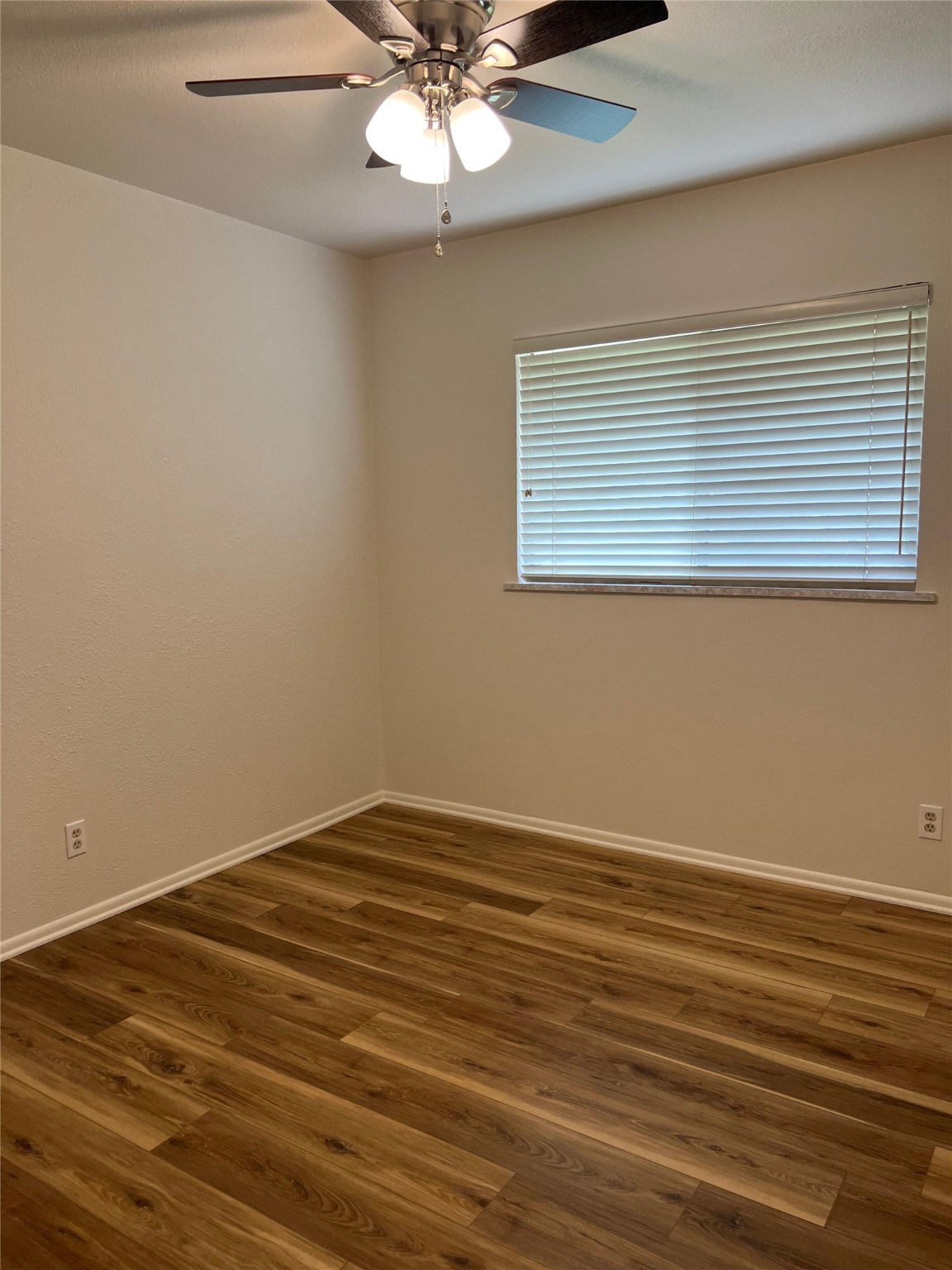 814 W Bridge Street Granbury TX 76048