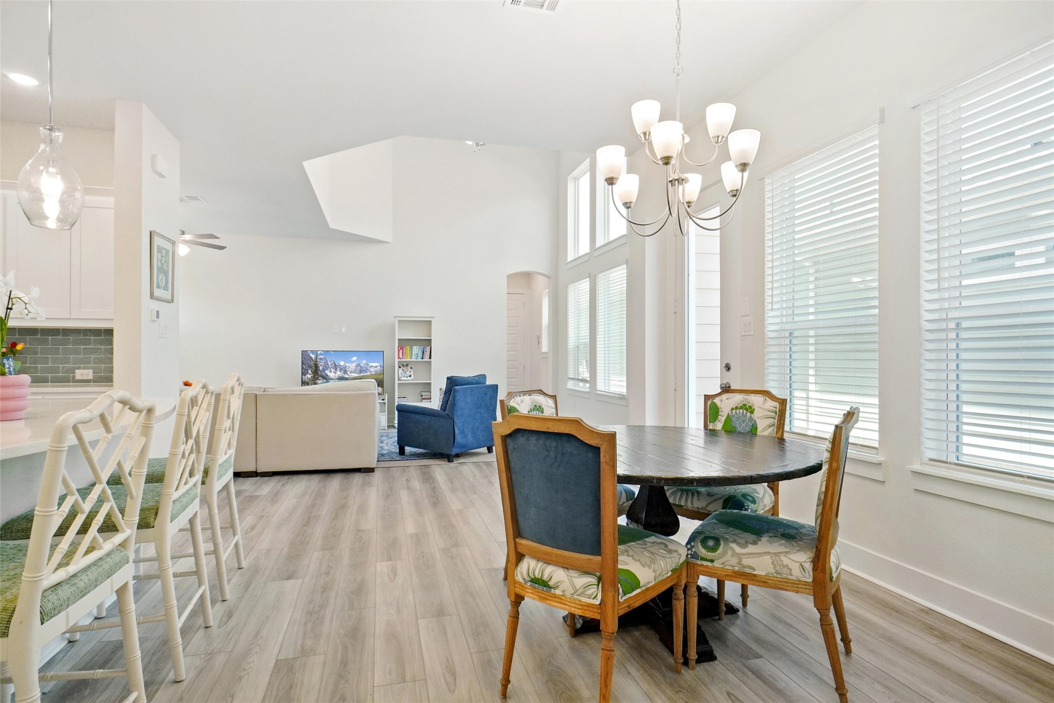 6113 Kessler Drive North Richland Hills TX 76180