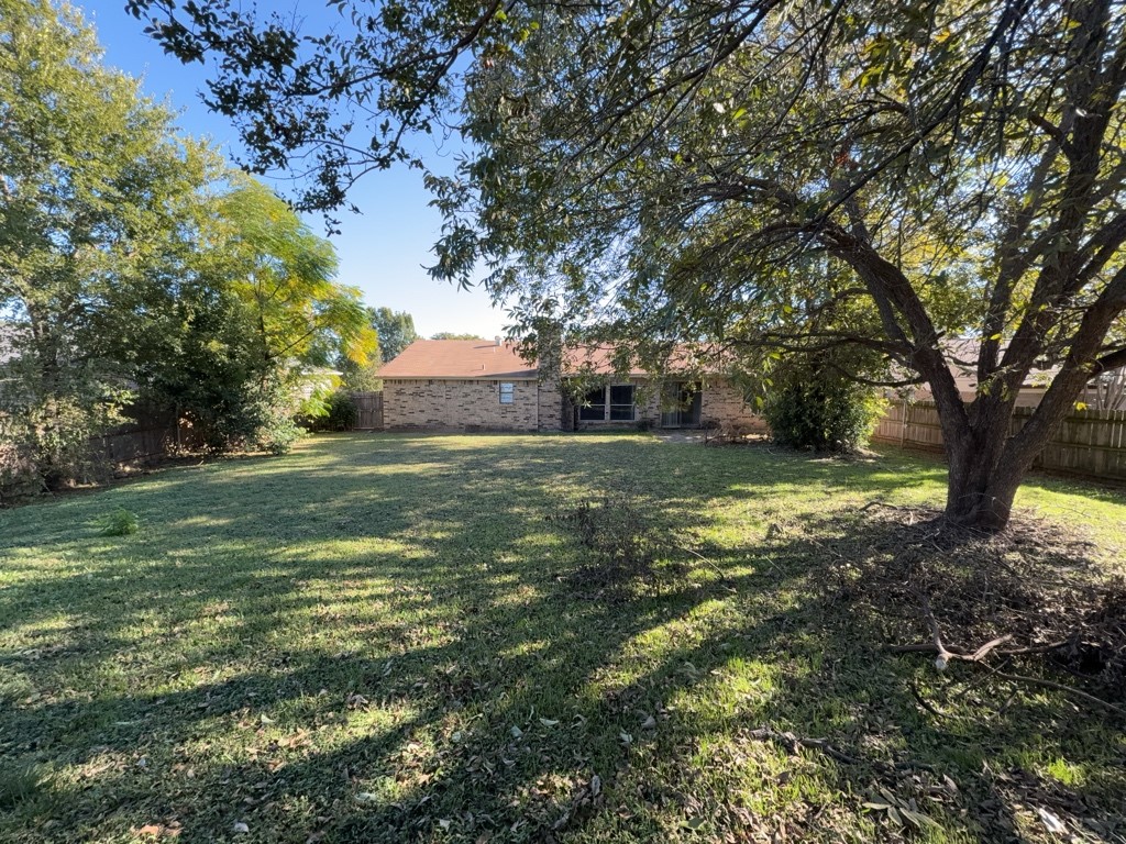 1613 Edge Hill Road Benbrook TX 76126