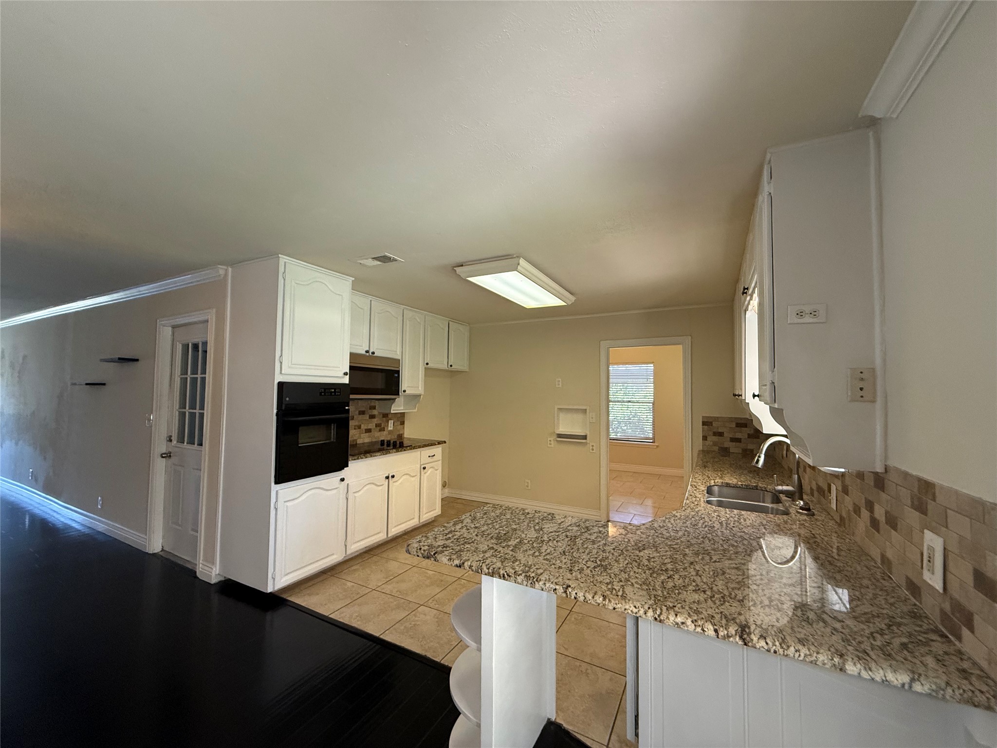 1135 Park Center Street Benbrook TX 76126