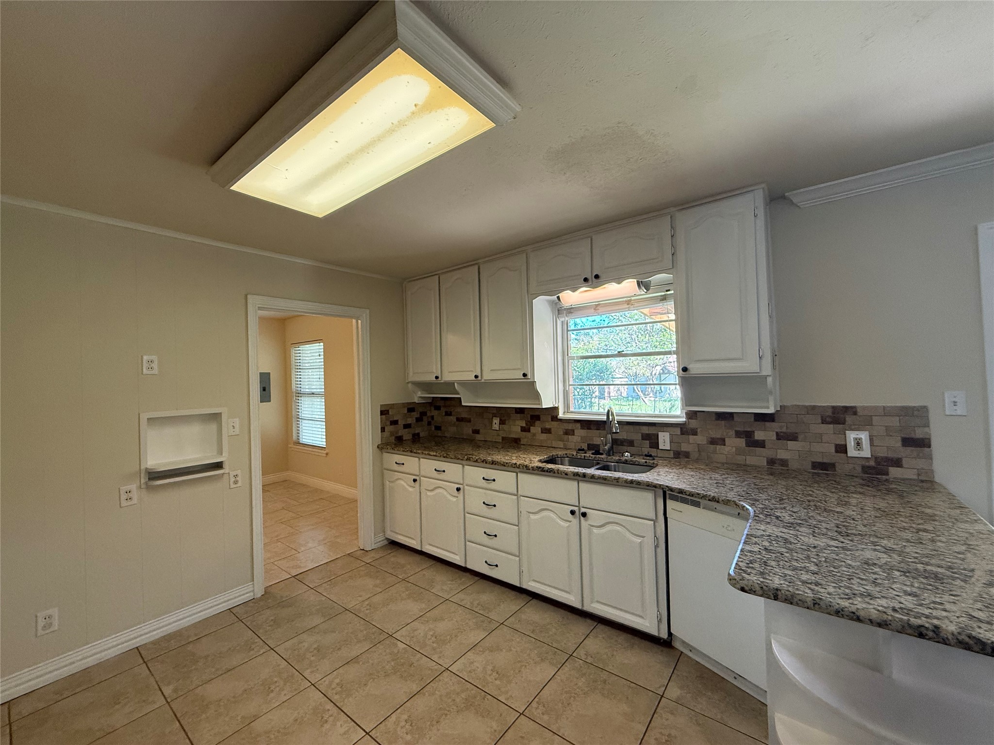 1135 Park Center Street Benbrook TX 76126
