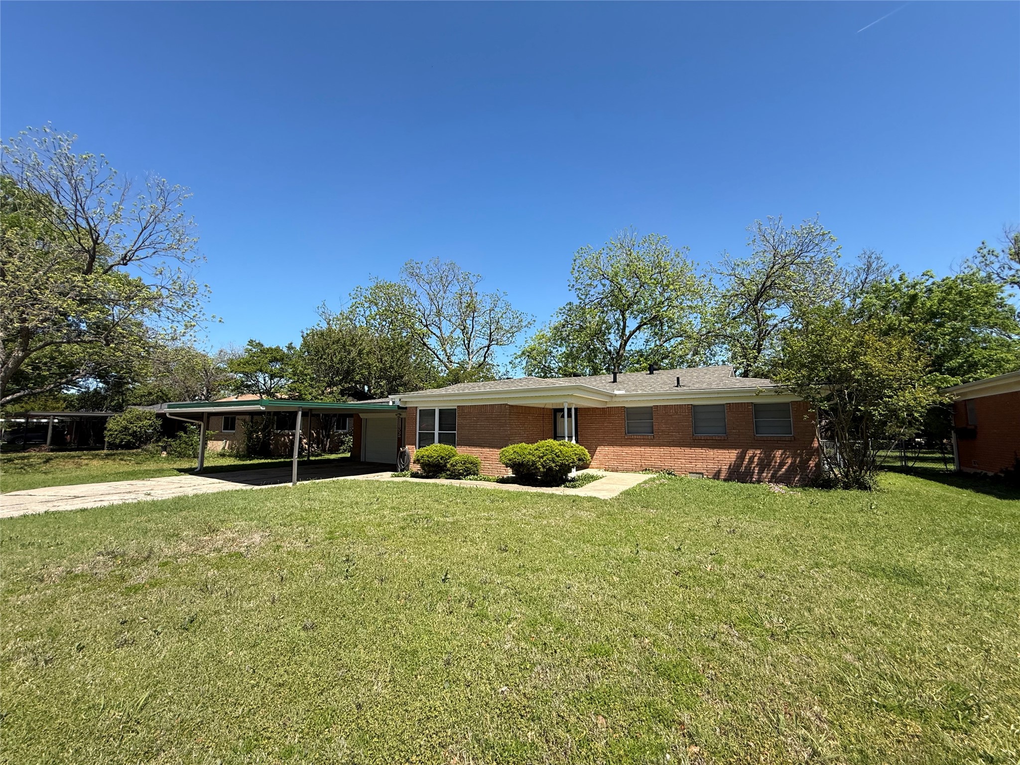 1135 Park Center Street Benbrook TX 76126