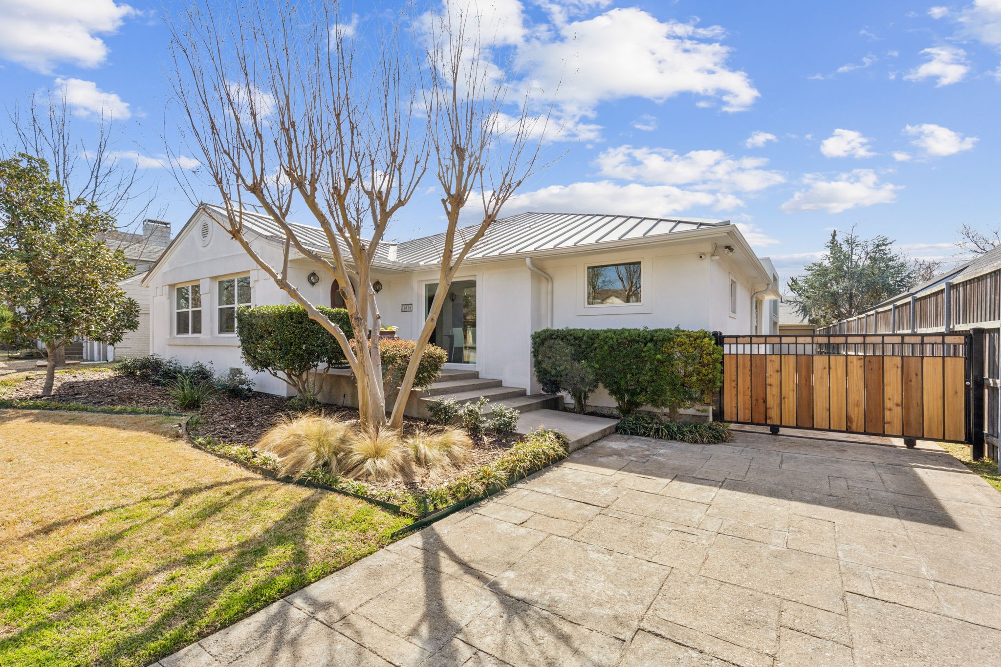 5016 Horseshoe Trail Dallas TX 75209
