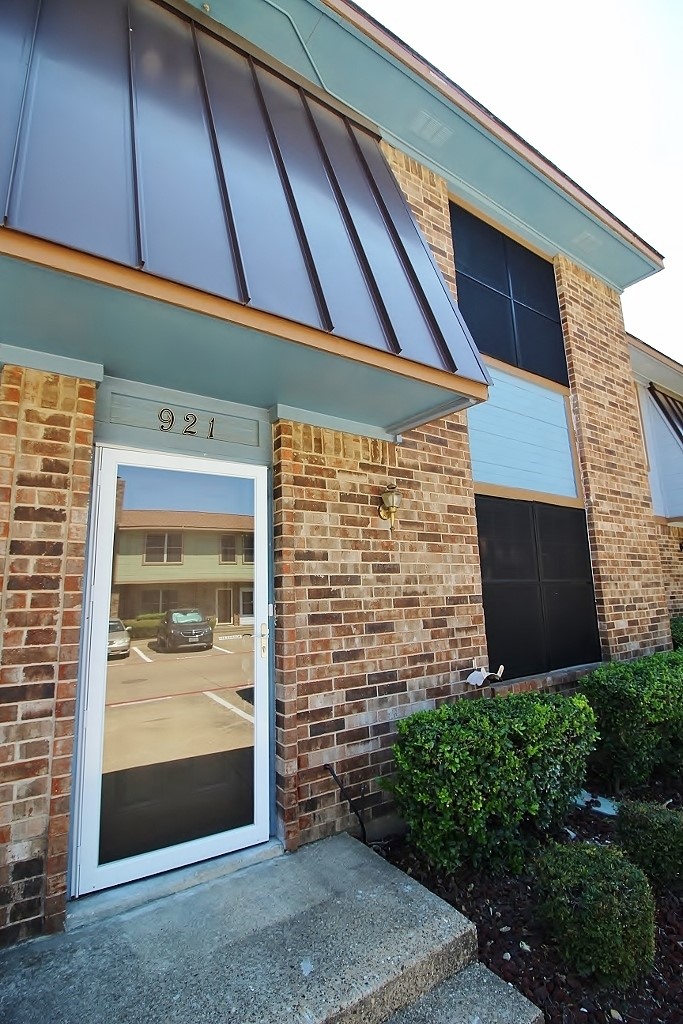 921 Cedar Terrace Cedar Hill TX 75104