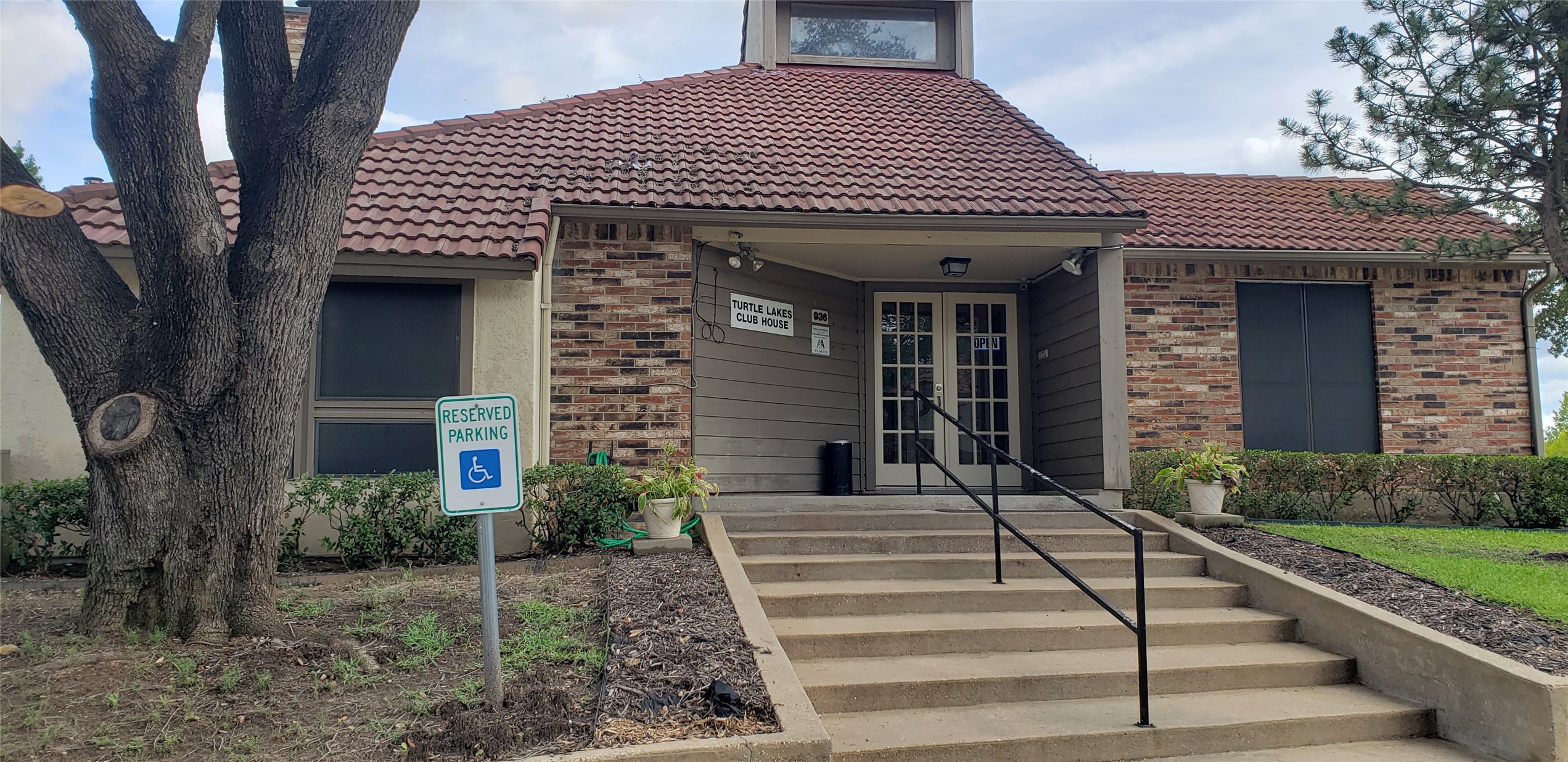 903 Turtle Cove Irving TX 75060