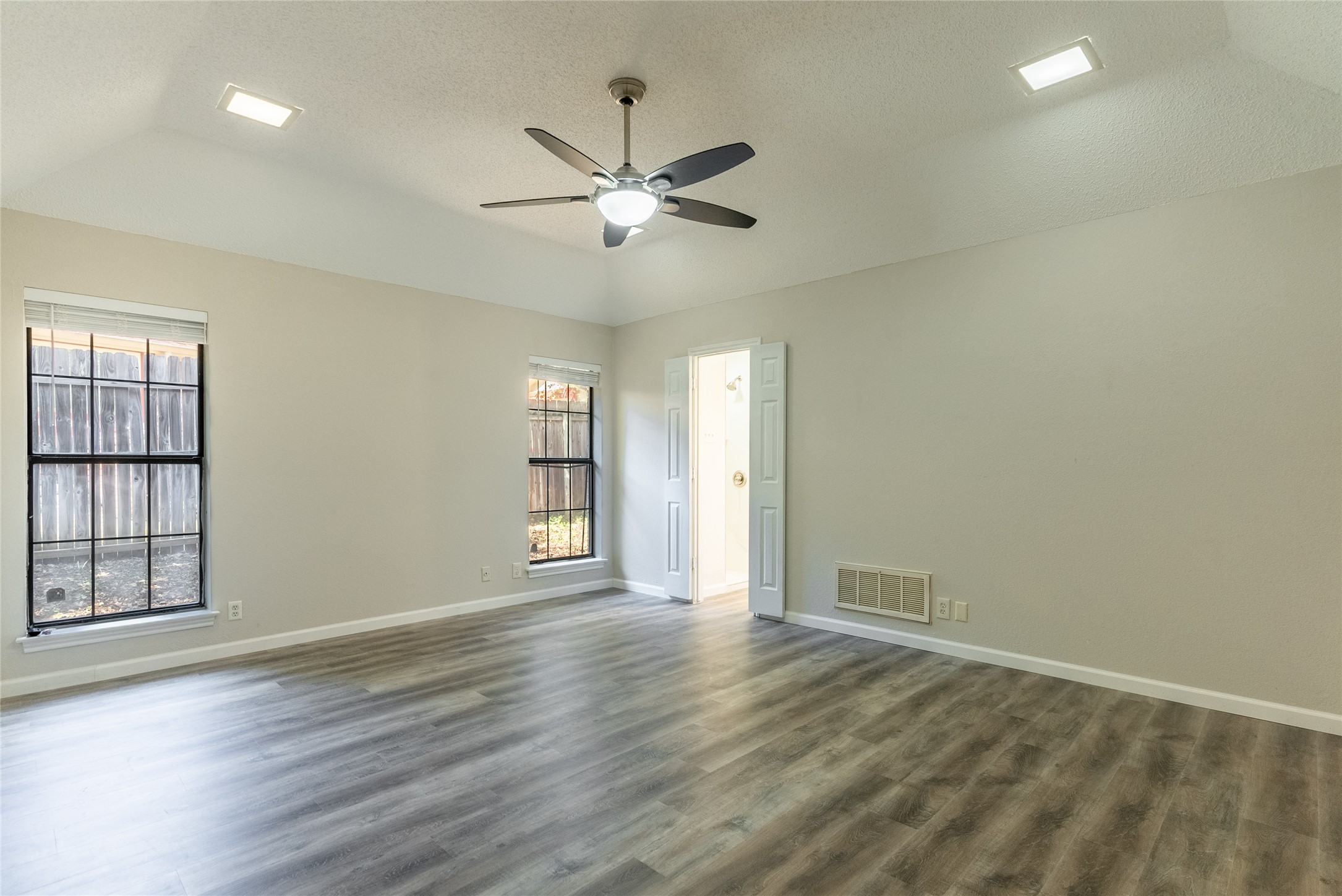 5201 Rustle Leaf Drive Arlington TX 76017