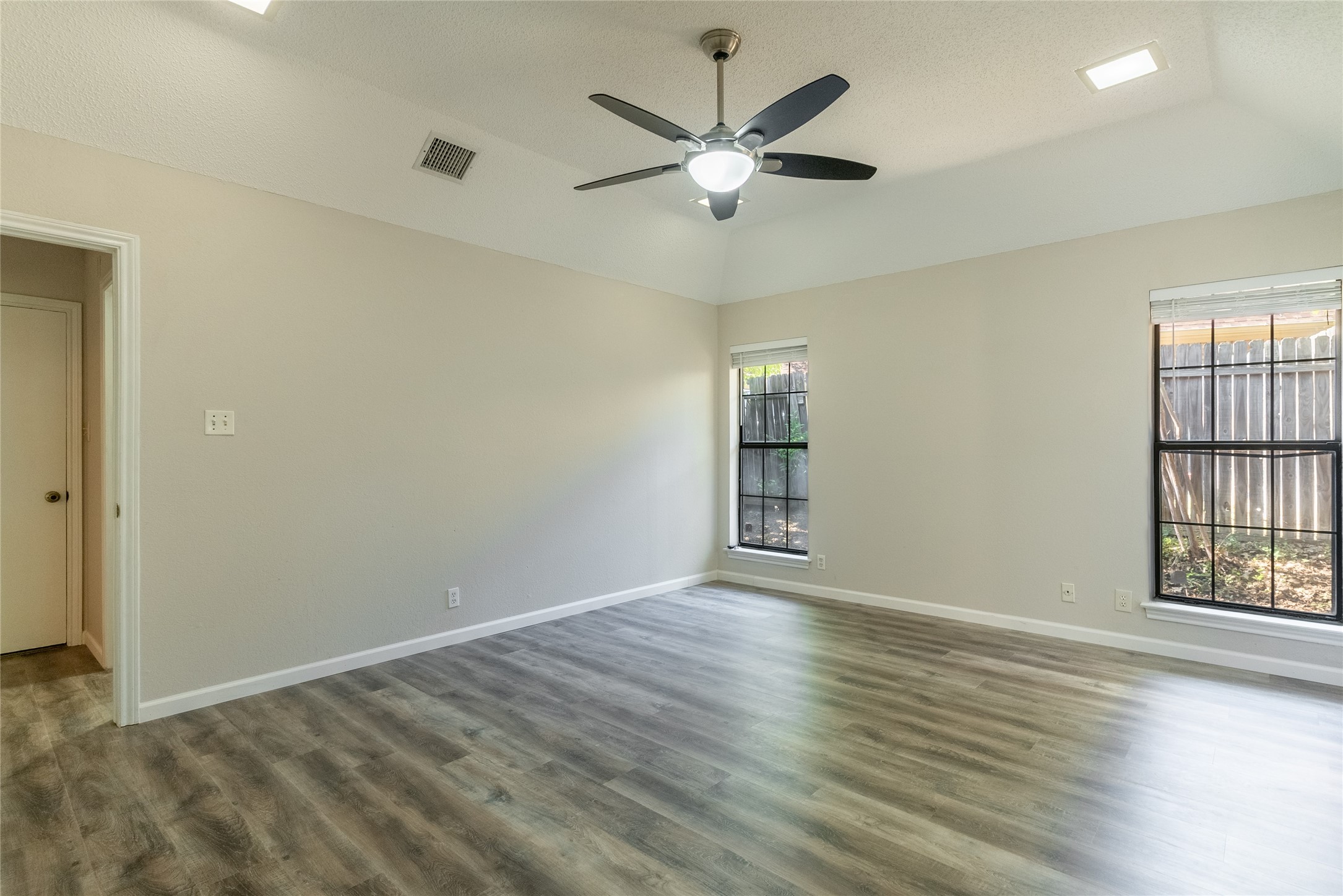 5201 Rustle Leaf Drive Arlington TX 76017