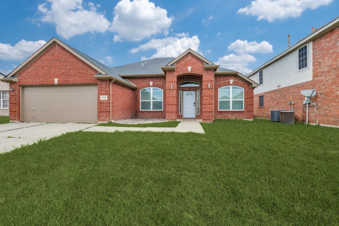 409 Creek Point Lane Arlington TX 76002