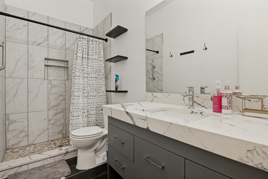 409 Creek Point Lane Arlington TX 76002