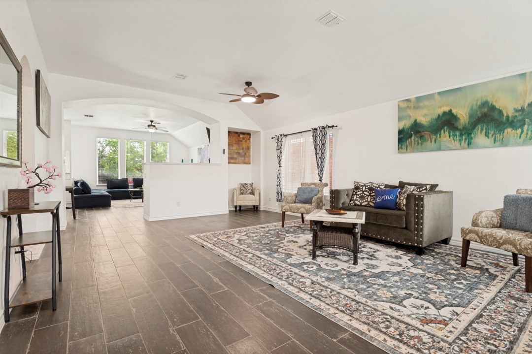 409 Creek Point Lane Arlington TX 76002