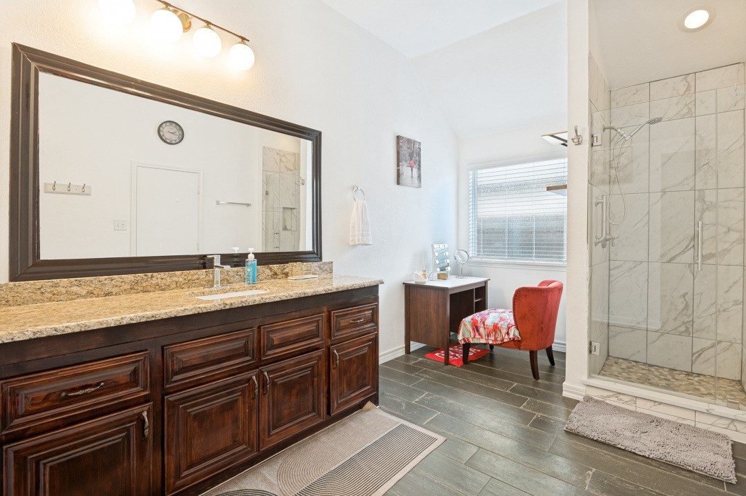 409 Creek Point Lane Arlington TX 76002