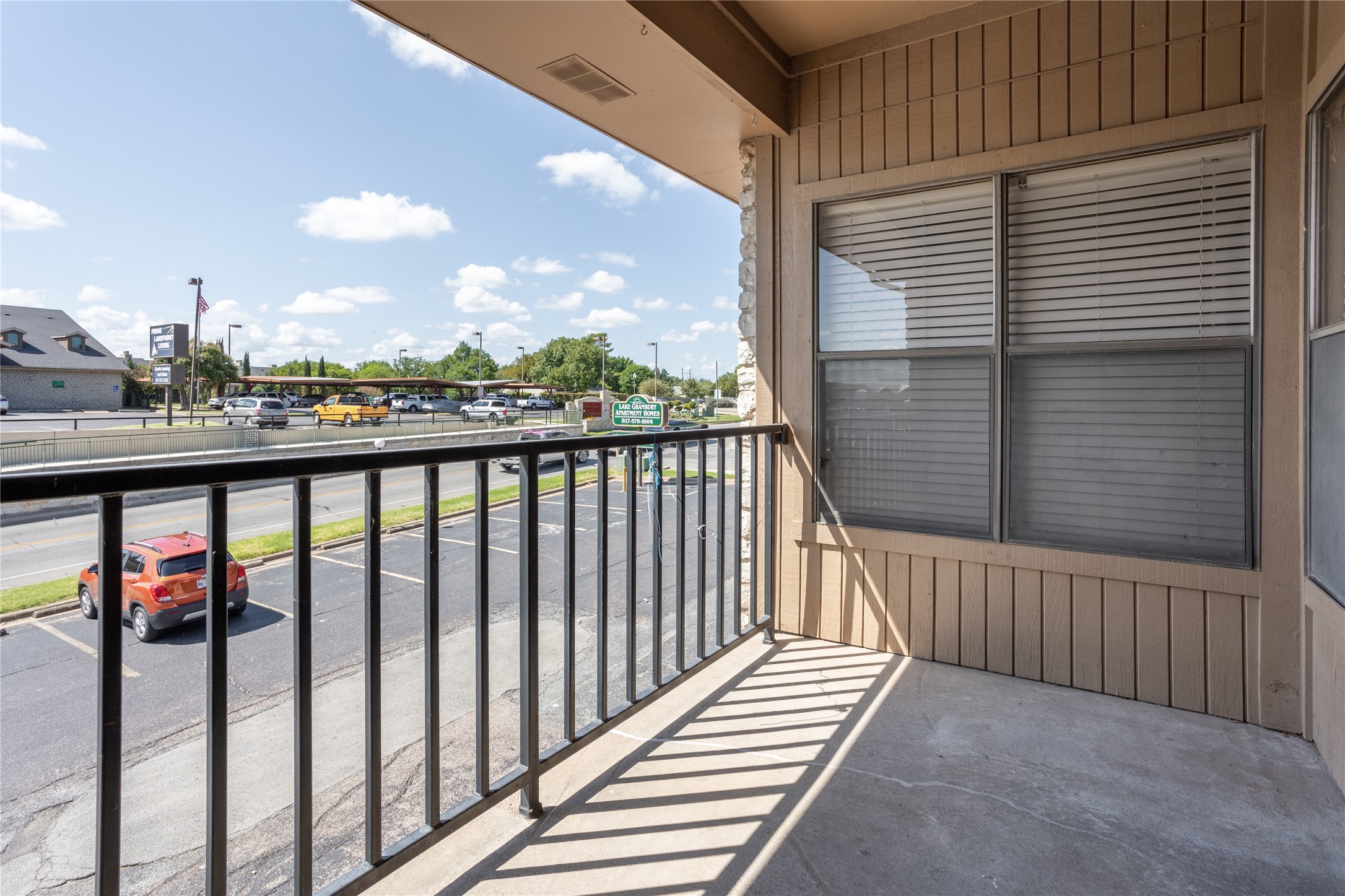 400 E Pearl Granbury TX 76048