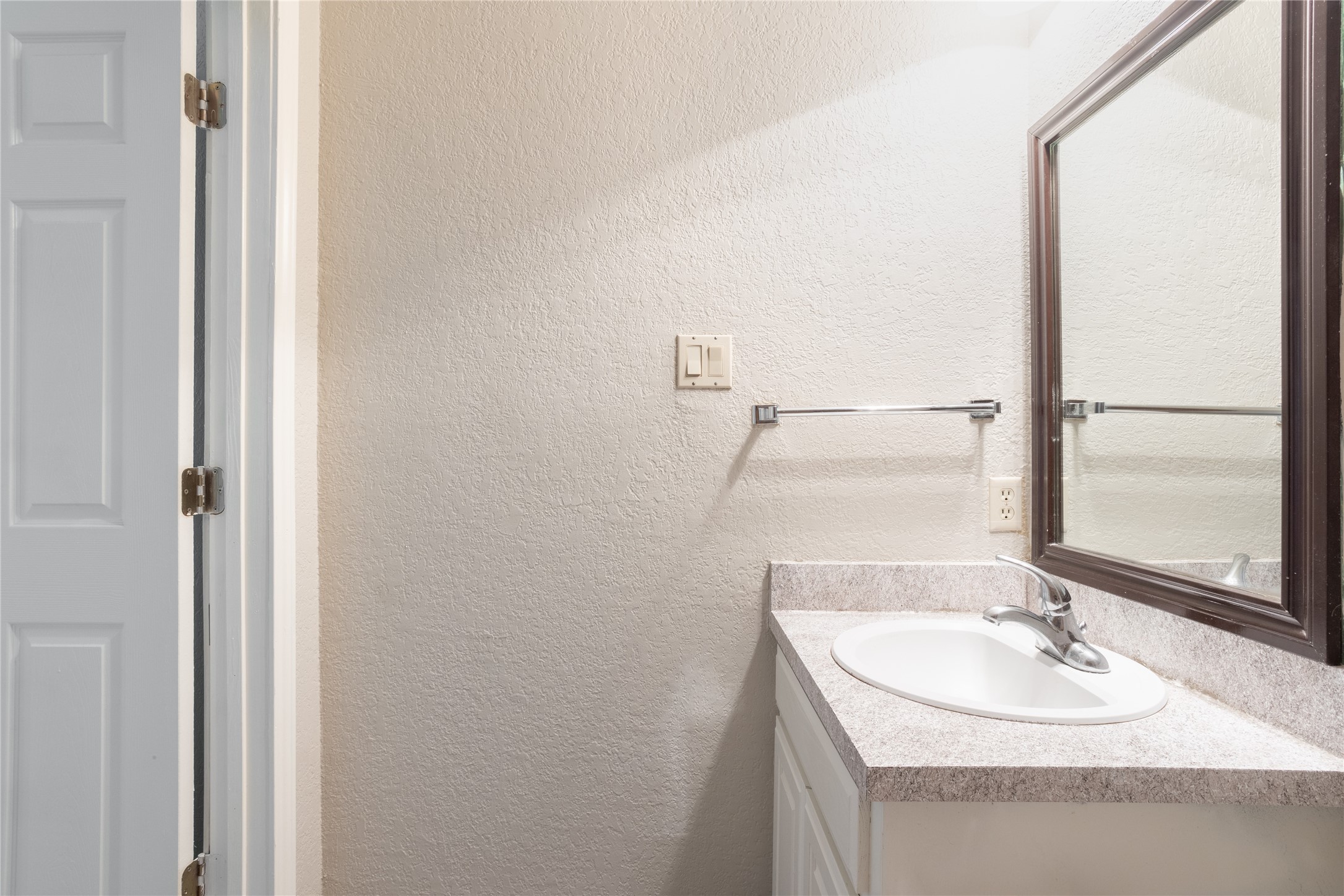400 E Pearl Granbury TX 76048