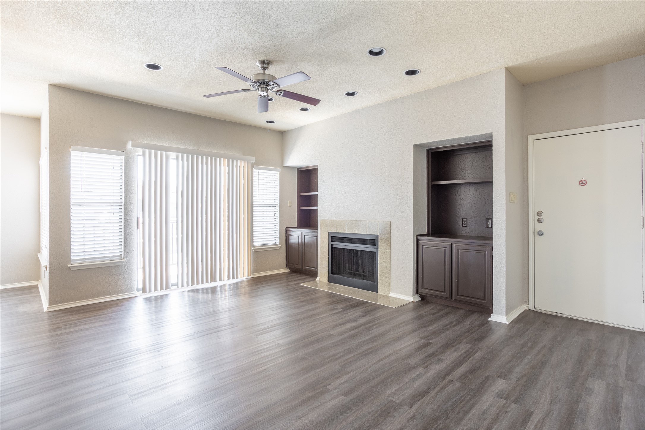 400 E Pearl Granbury TX 76048